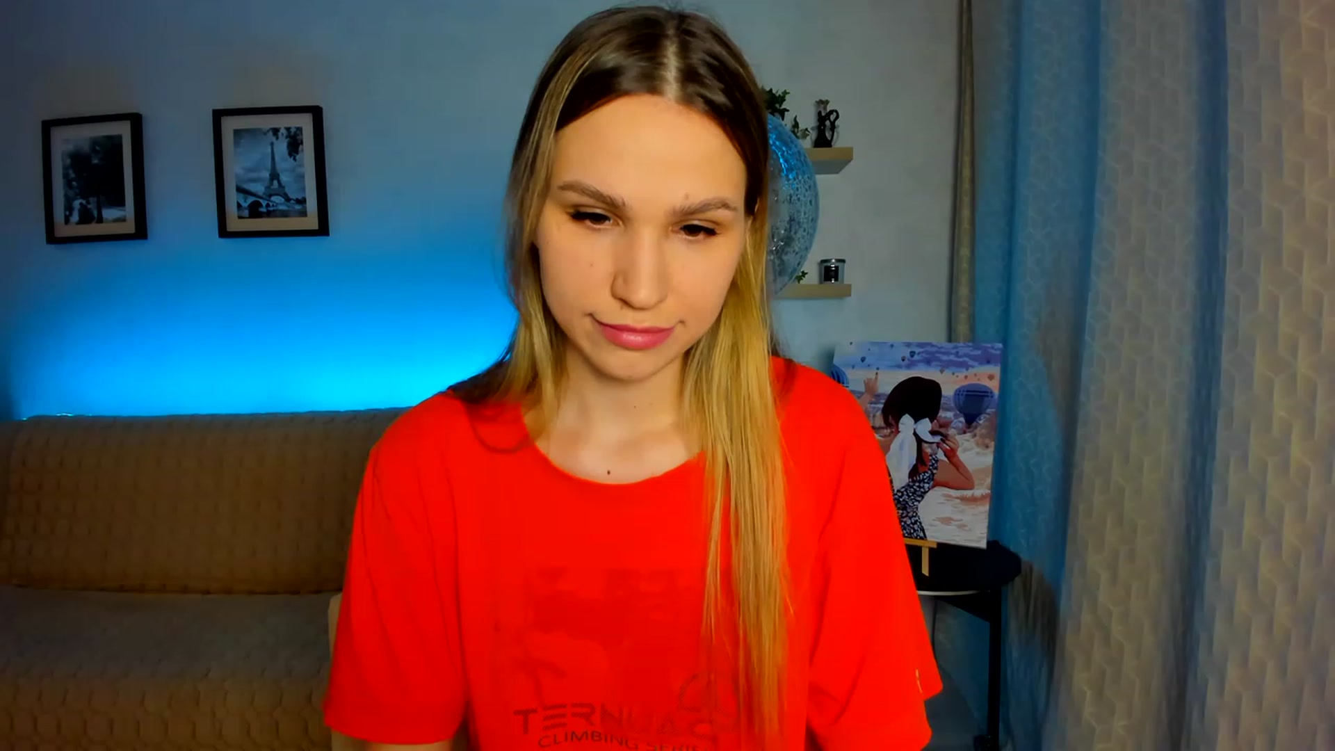 Gallery image thumbnail from WaveOfLove's myfreecams stream on, 03/19/2023, 19:02 image 2 of 20