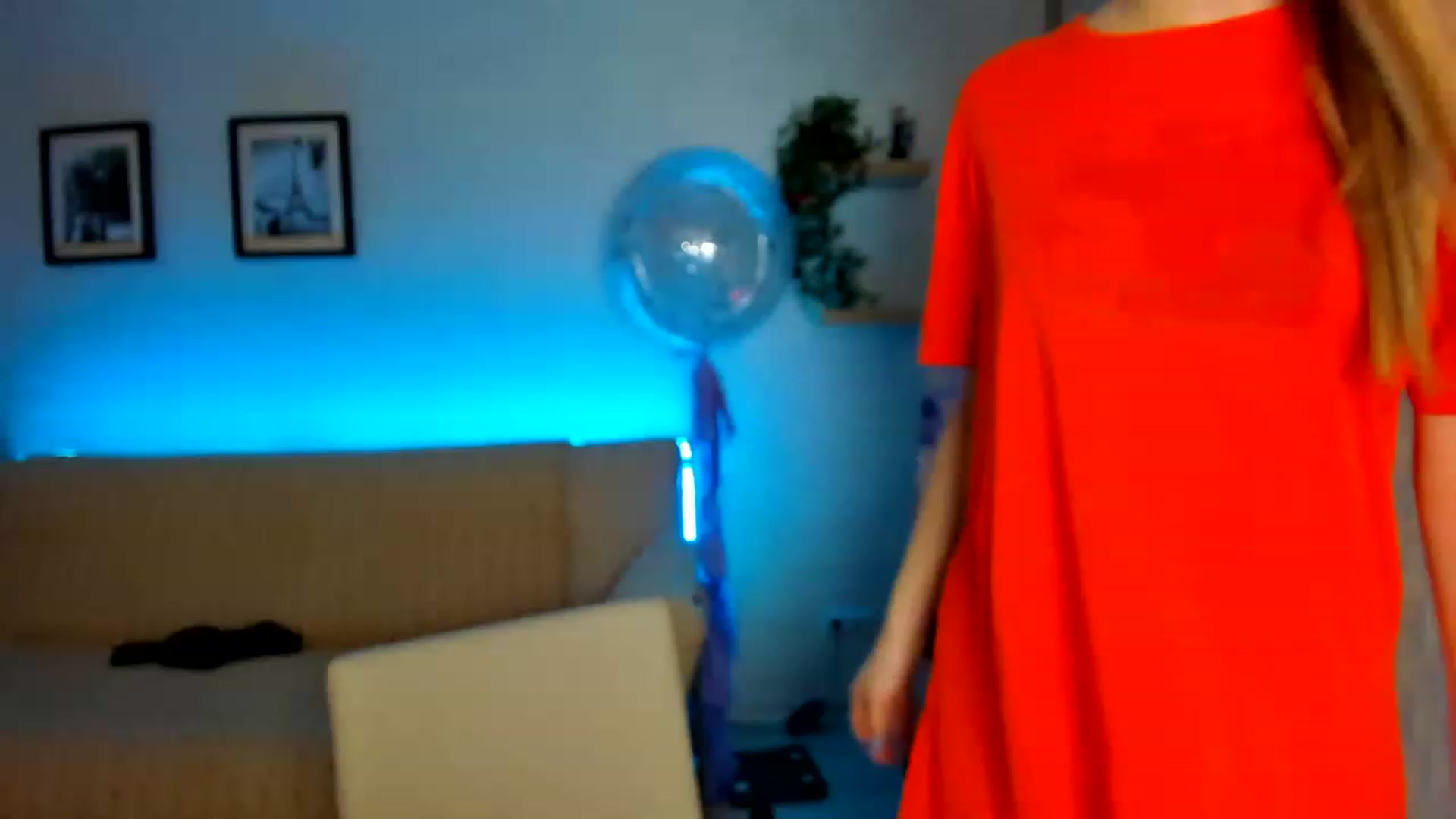 Gallery image thumbnail from WaveOfLove's myfreecams stream on, 03/19/2023, 19:02 image 19 of 20
