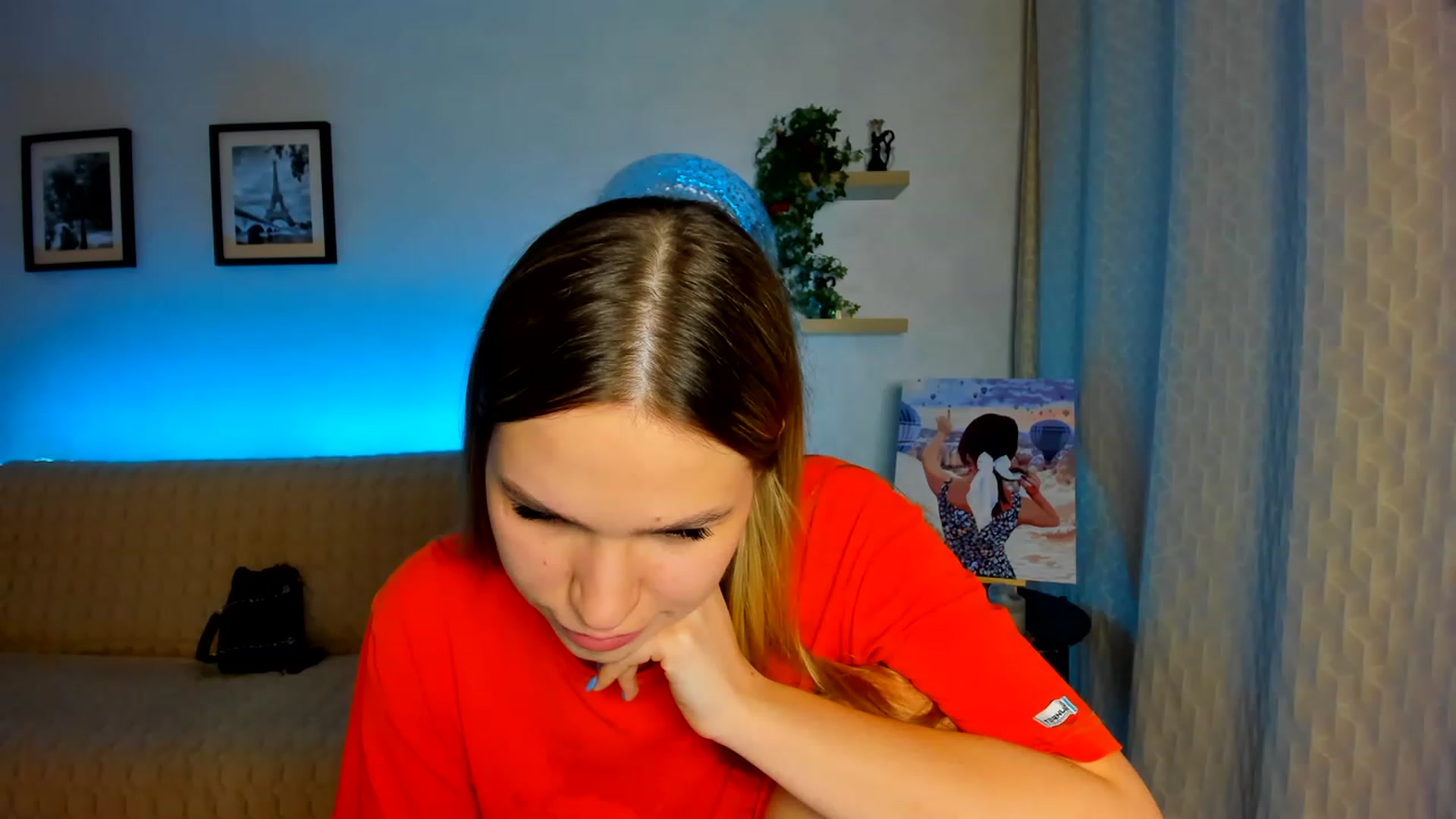 Gallery image thumbnail from WaveOfLove's myfreecams stream on, 03/19/2023, 21:51 image 4 of 20