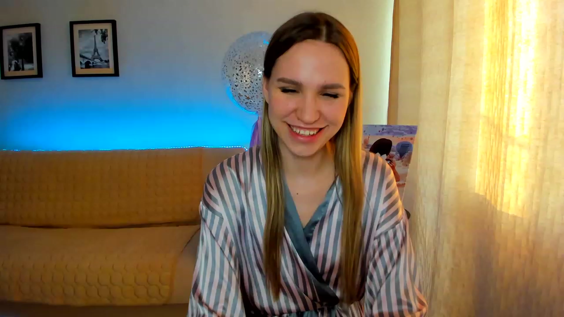 Gallery image thumbnail from WaveOfLove's myfreecams stream on, 03/23/2023, 13:53 image 15 of 20