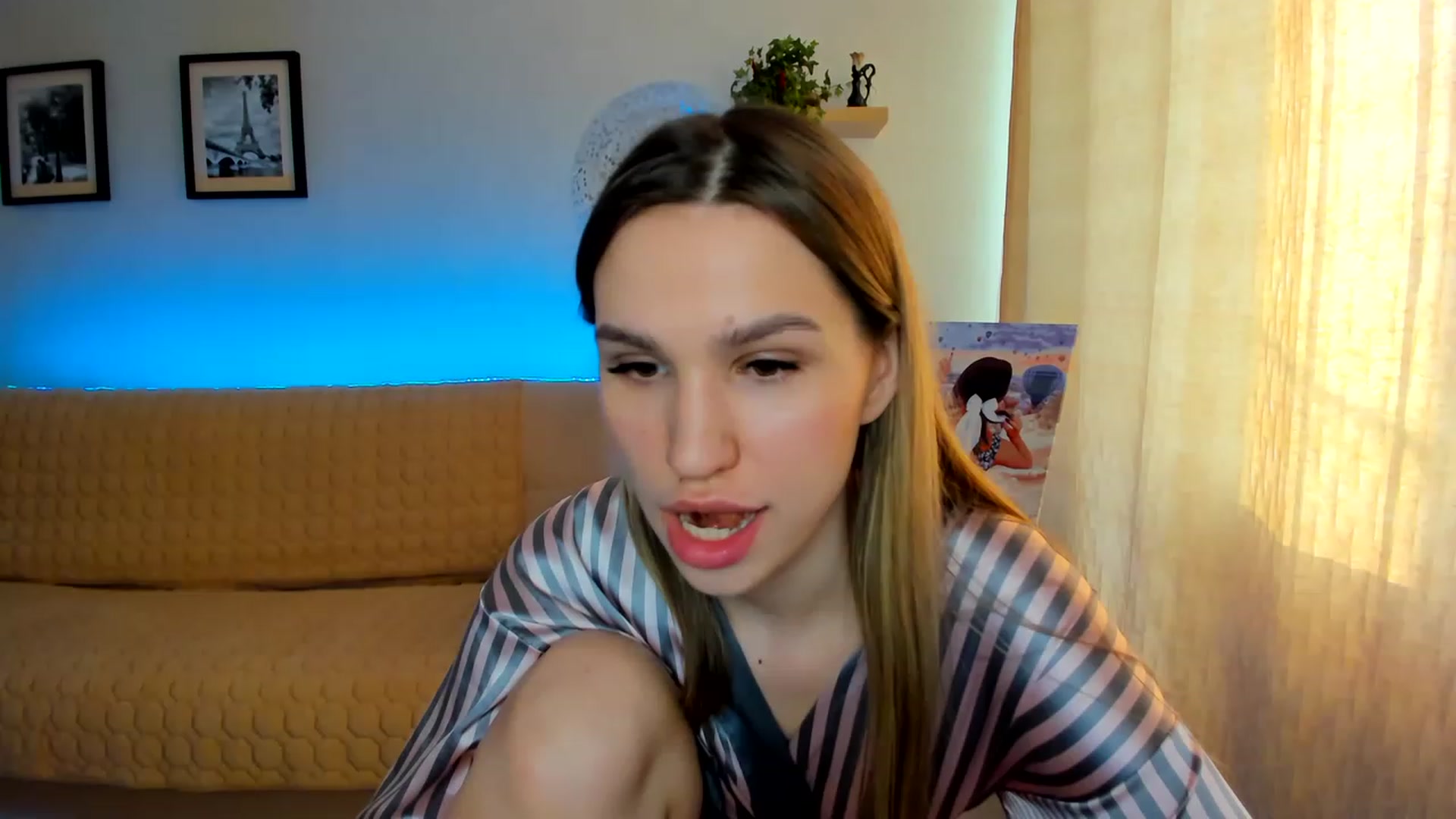 Gallery image thumbnail from WaveOfLove's myfreecams stream on, 03/23/2023, 13:53 image 3 of 20