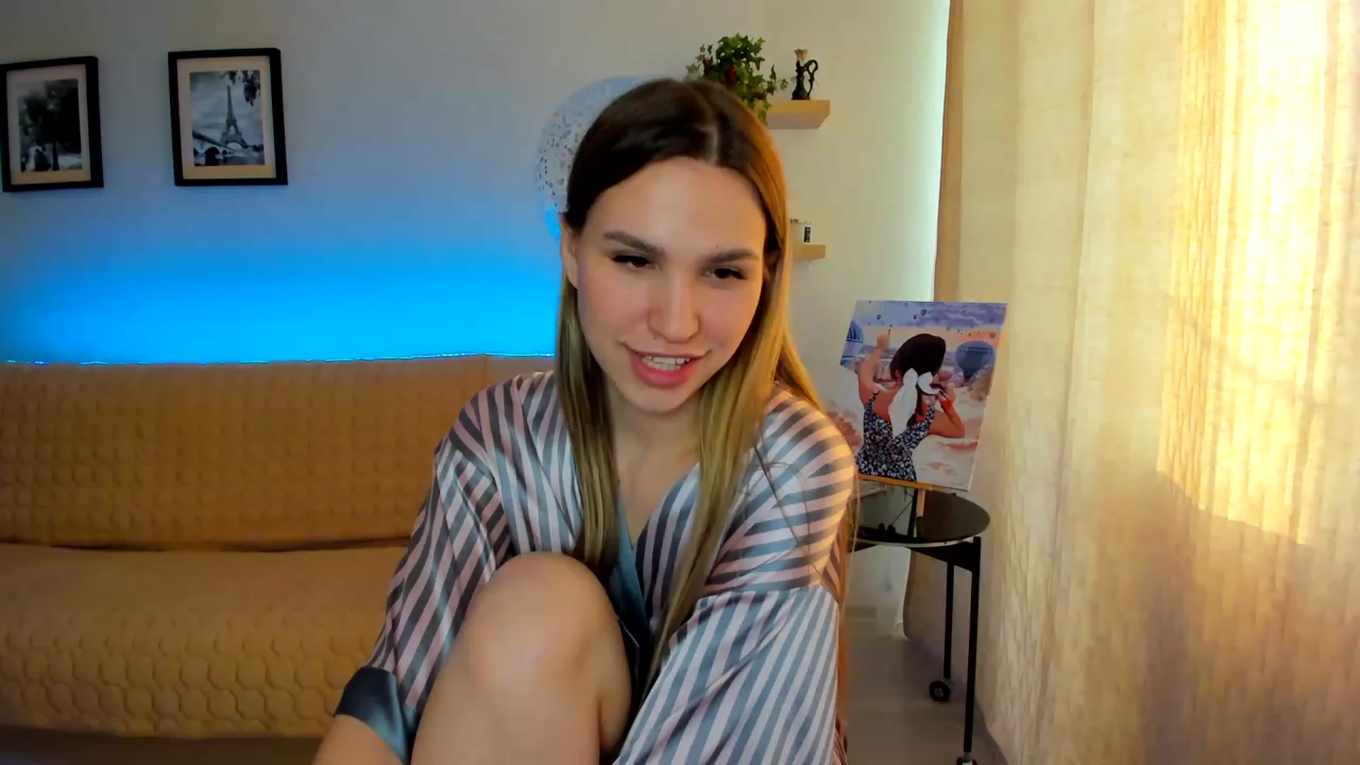 Gallery image thumbnail from WaveOfLove's myfreecams stream on, 03/23/2023, 13:53 image 5 of 20