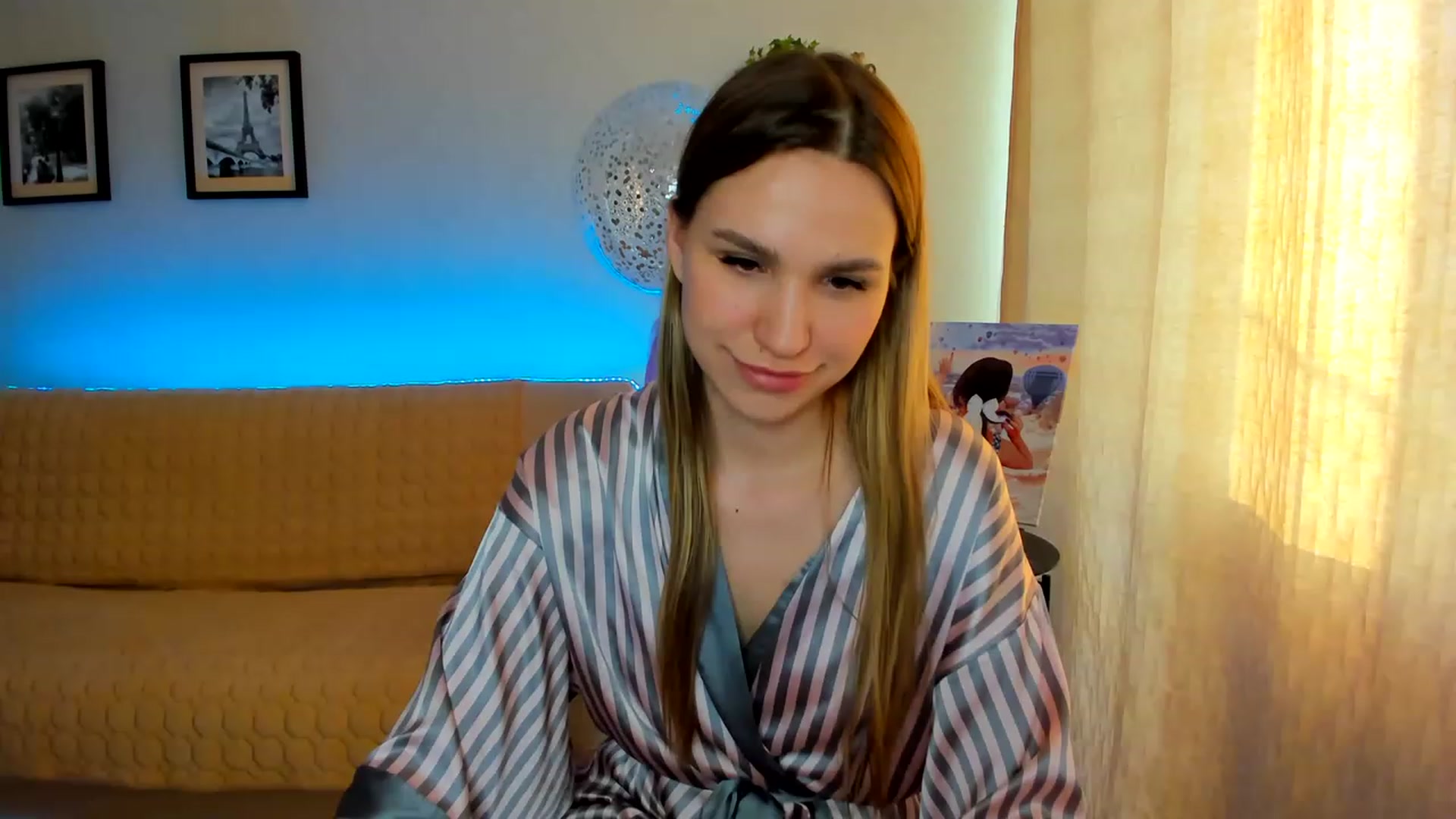 Gallery image thumbnail from WaveOfLove's myfreecams stream on, 03/23/2023, 13:53 image 10 of 20