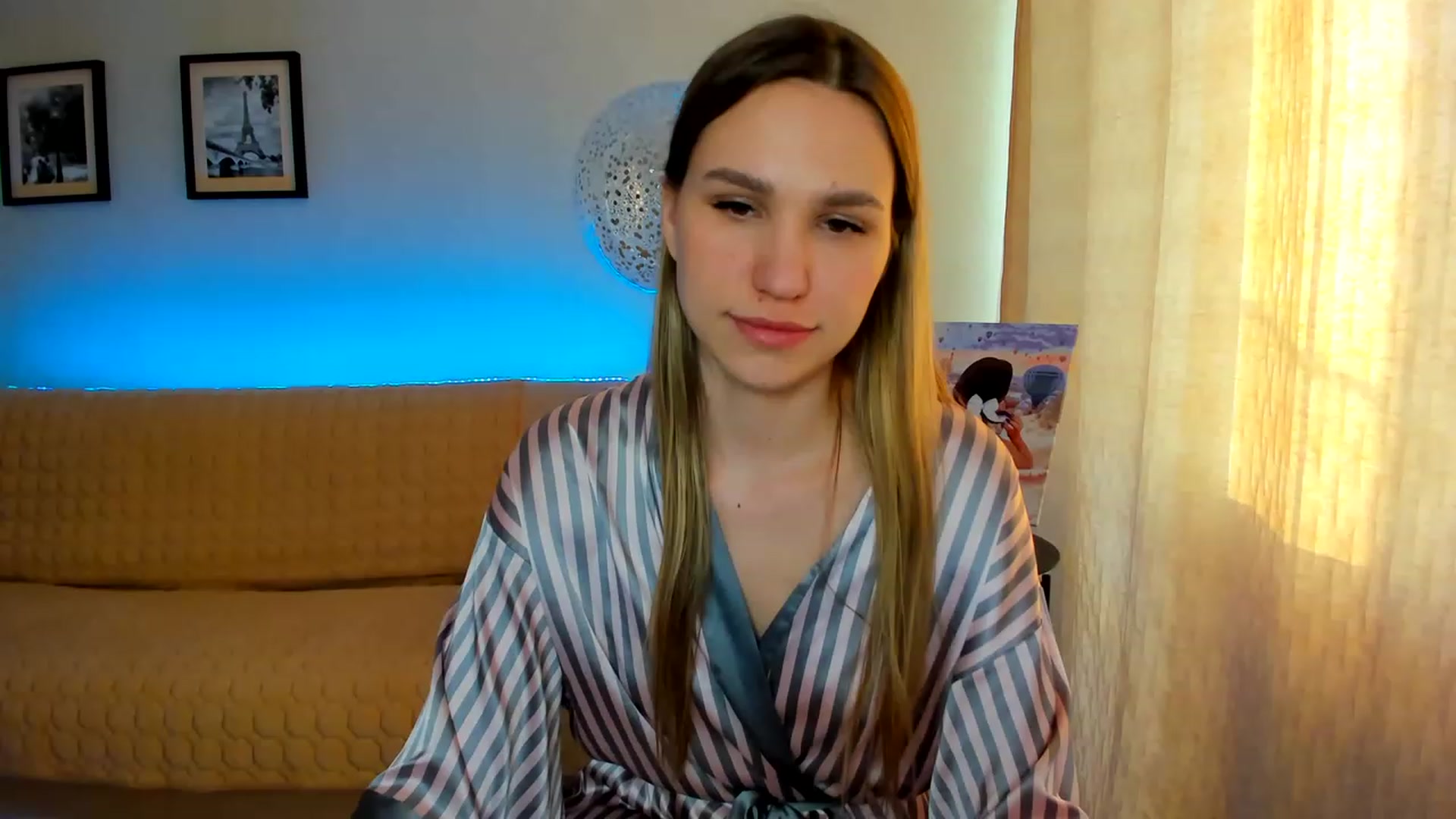 Gallery image thumbnail from WaveOfLove's myfreecams stream on, 03/23/2023, 13:53 image 12 of 20
