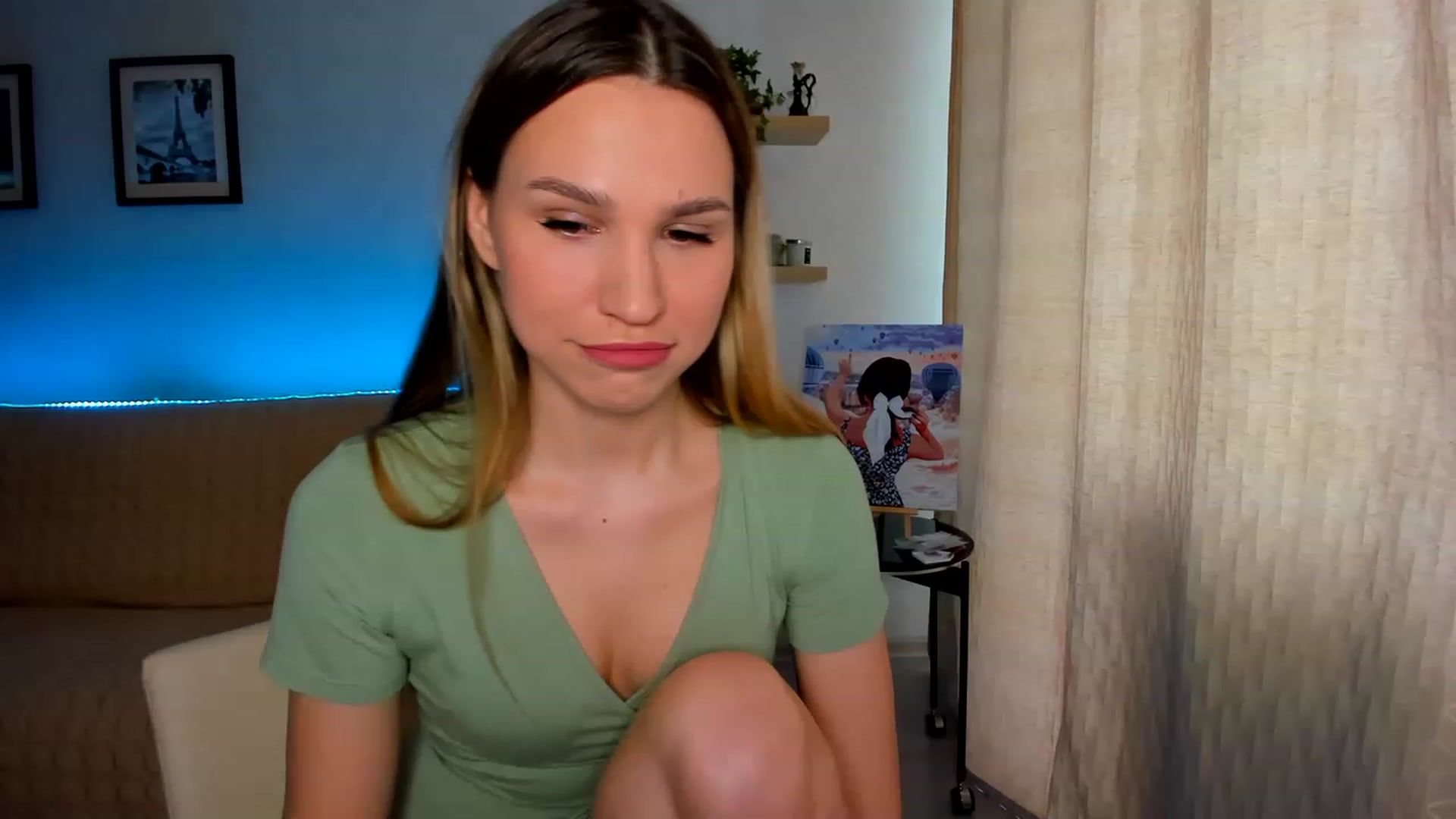 Gallery image thumbnail from WaveOfLove's myfreecams stream on, 03/28/2023, 11:59 image 15 of 20