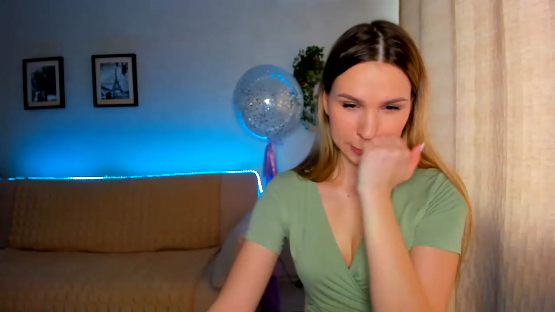 Gallery image thumbnail from WaveOfLove's myfreecams stream on, 03/28/2023, 13:04 image 9 of 20
