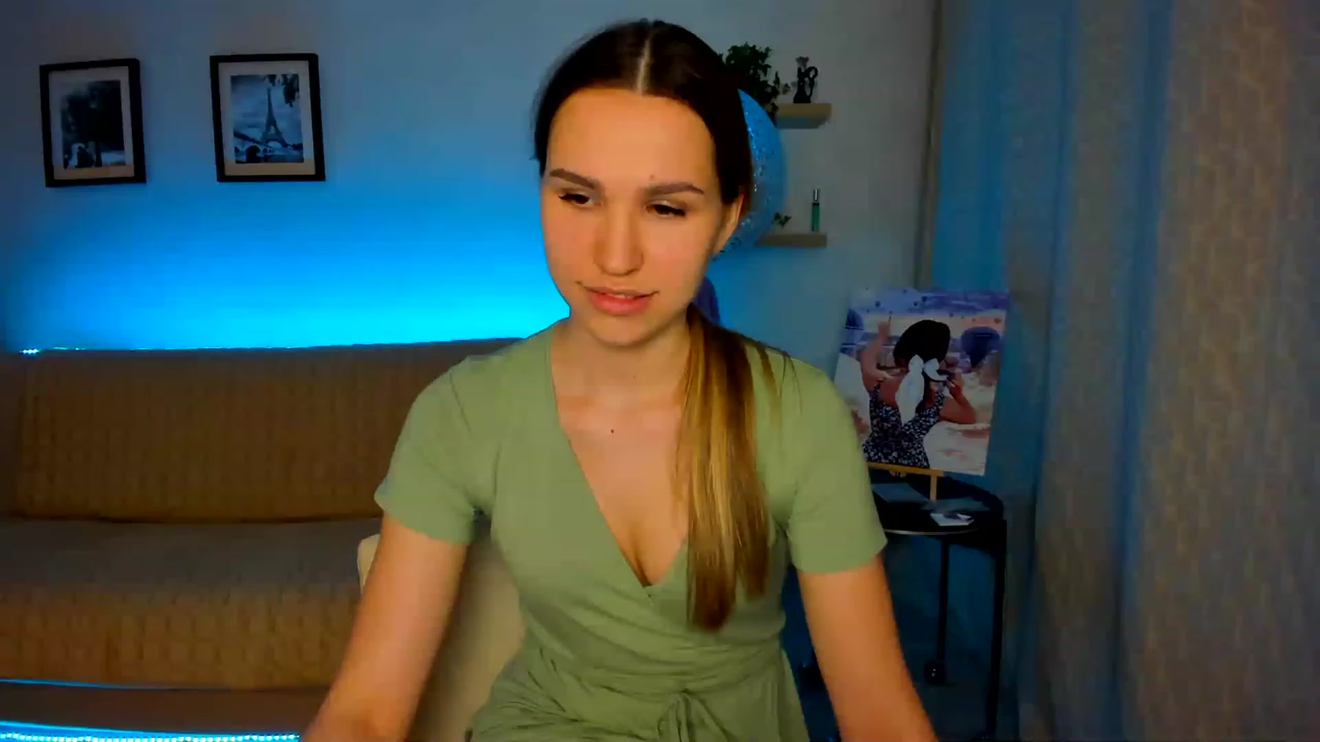 Gallery image thumbnail from WaveOfLove's myfreecams stream on, 03/31/2023, 18:07 image 12 of 20