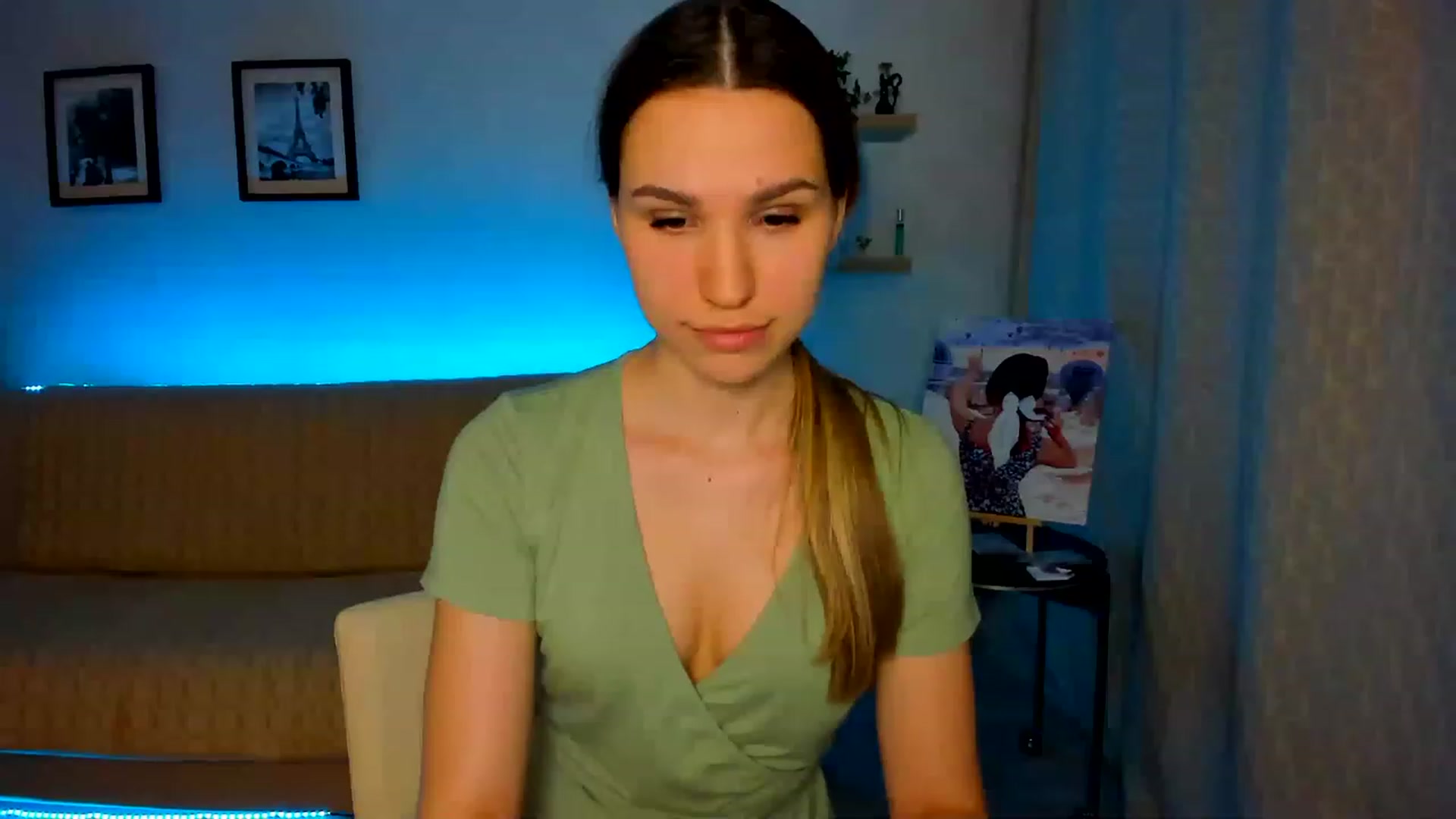 Gallery image thumbnail from WaveOfLove's myfreecams stream on, 03/31/2023, 18:07 image 2 of 20