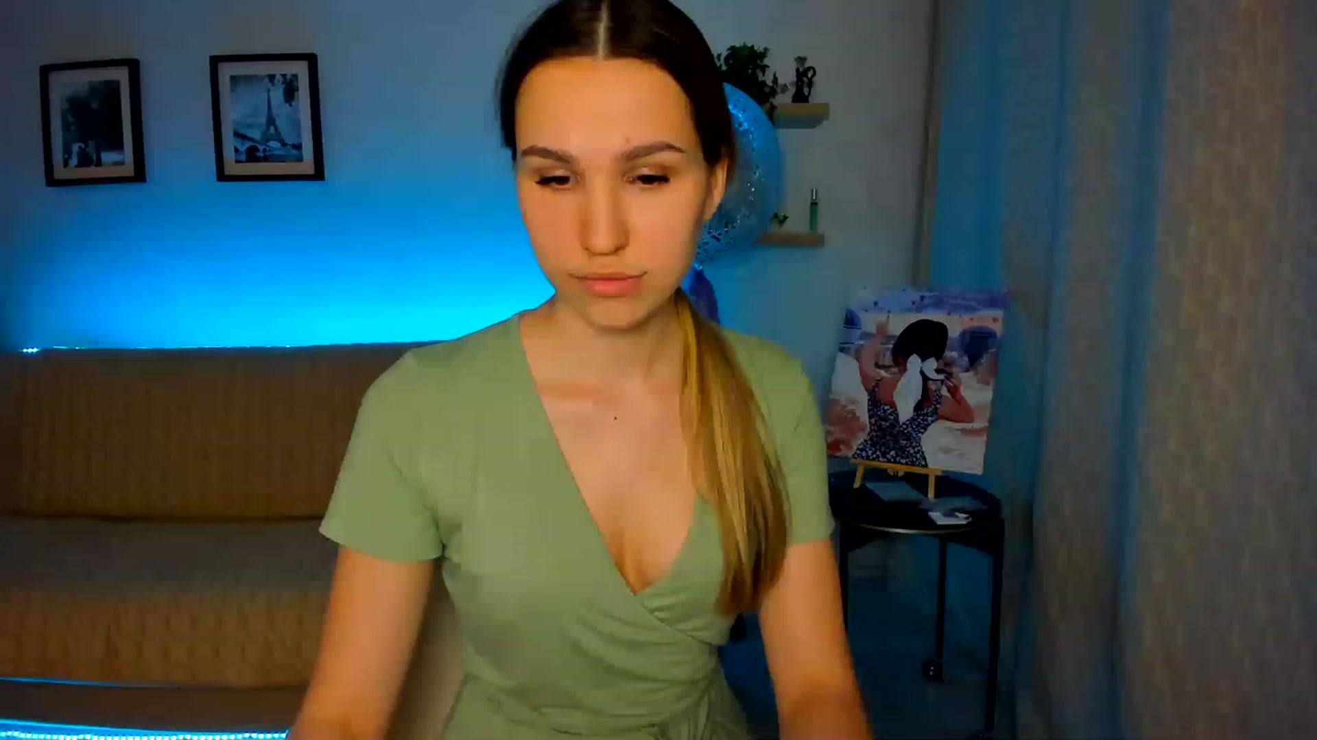 Gallery image thumbnail from WaveOfLove's myfreecams stream on, 03/31/2023, 18:07 image 14 of 20