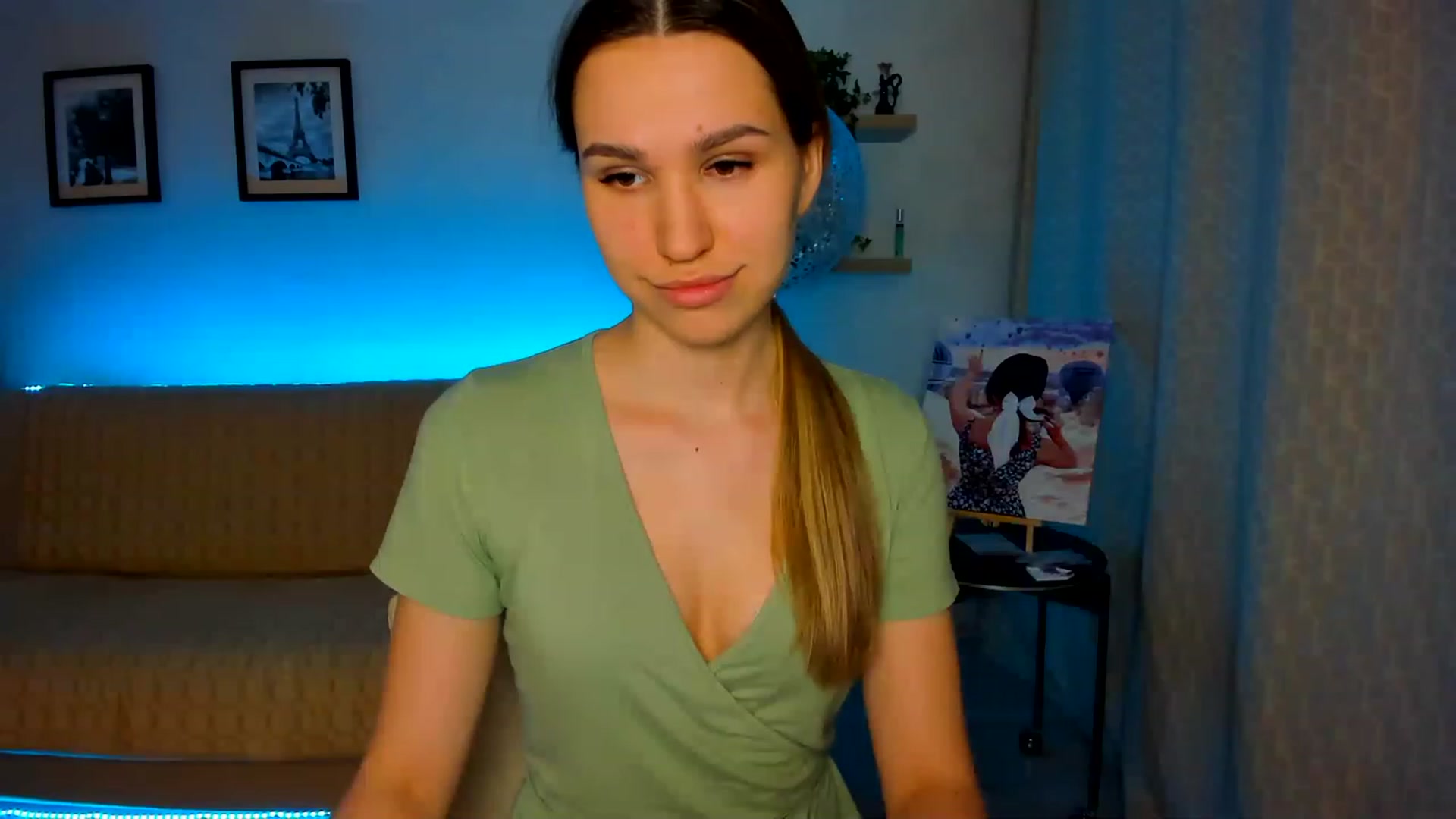 Gallery image thumbnail from WaveOfLove's myfreecams stream on, 03/31/2023, 18:07 image 16 of 20