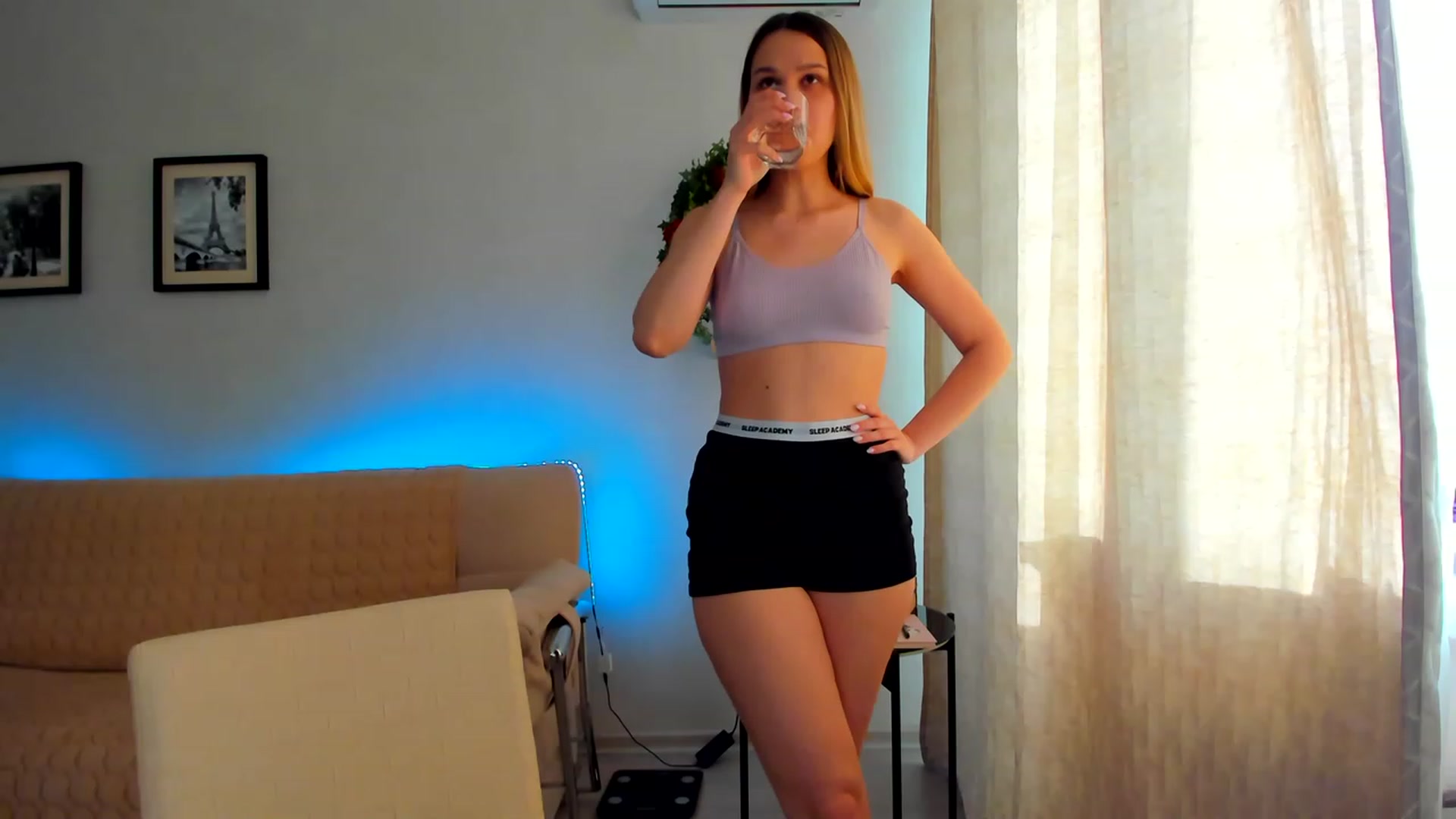 Gallery image thumbnail from WaveOfLove's myfreecams stream on, 05/07/2023, 14:36 image 2 of 20