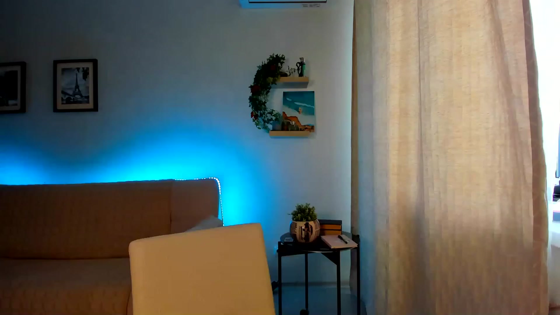 Gallery image thumbnail from WaveOfLove's myfreecams stream on, 05/07/2023, 15:32 image 16 of 20