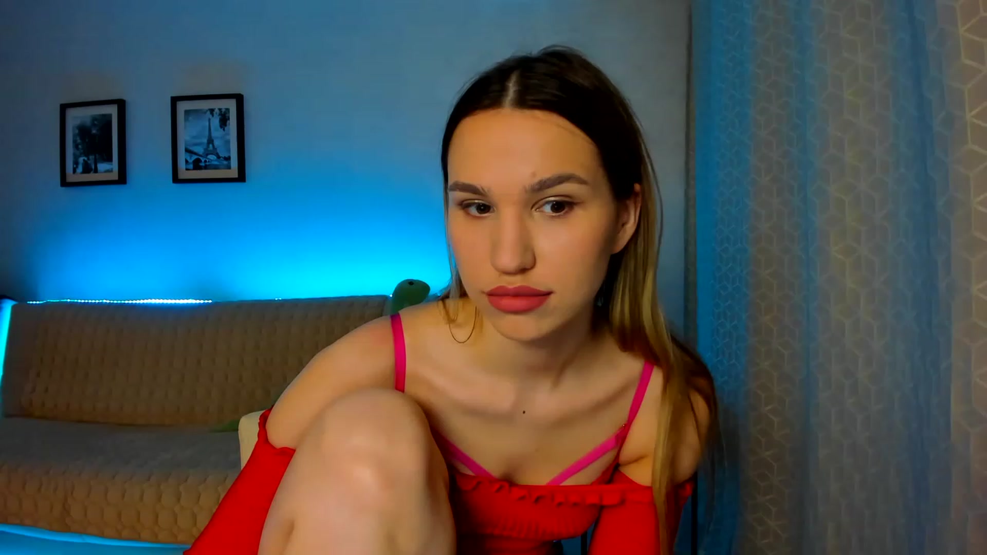 Gallery image thumbnail from WaveOfLove's myfreecams stream on, 05/19/2023, 20:05 image 14 of 20