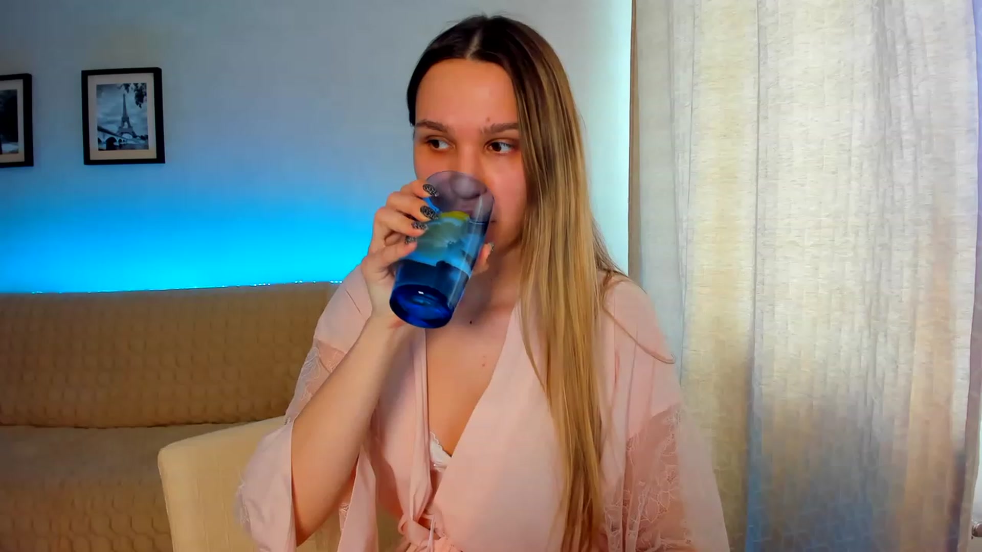 Gallery image thumbnail from WaveOfLove's myfreecams stream on, 05/22/2023, 11:41 image 19 of 20