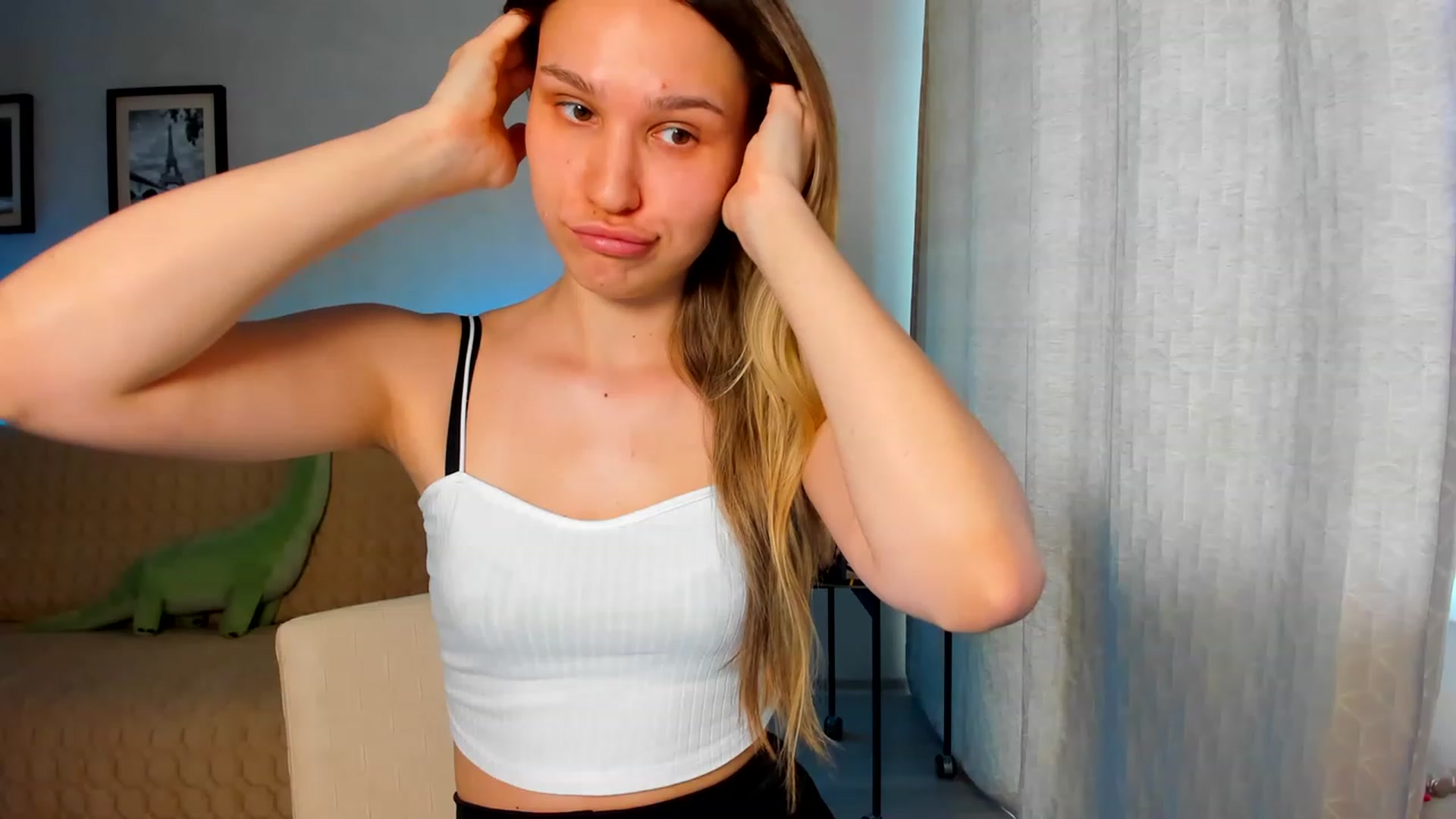 Gallery image thumbnail from WaveOfLove's myfreecams stream on, 05/27/2023, 12:49 image 13 of 20
