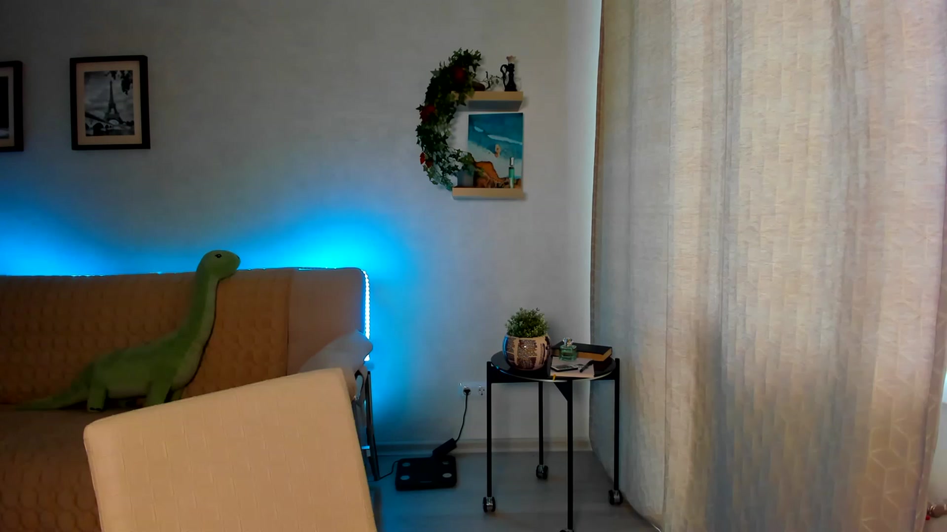 Gallery image thumbnail from WaveOfLove's myfreecams stream on, 05/27/2023, 12:49 image 10 of 20