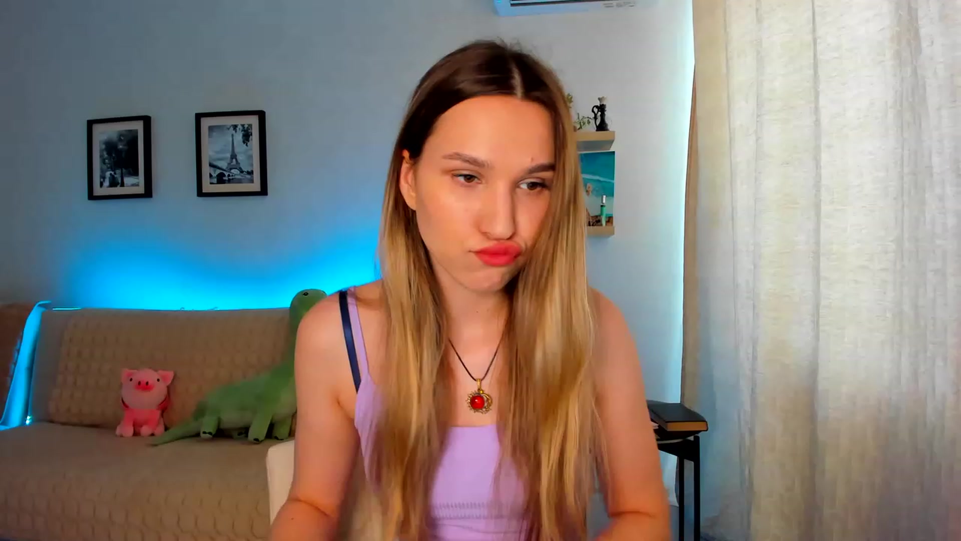 Gallery image thumbnail from WaveOfLove's myfreecams stream on, 06/16/2023, 08:53 image 6 of 20