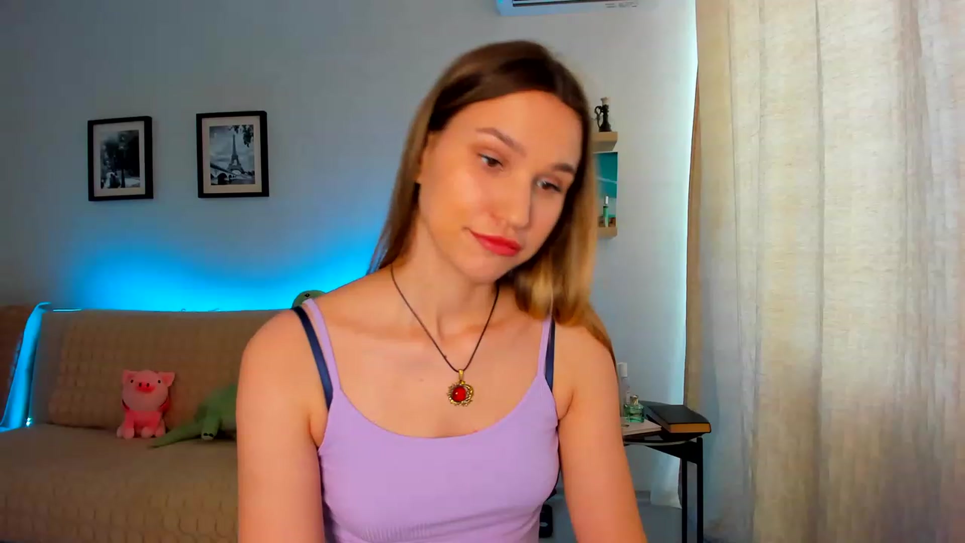 Gallery image thumbnail from WaveOfLove's myfreecams stream on, 06/16/2023, 08:53 image 18 of 20