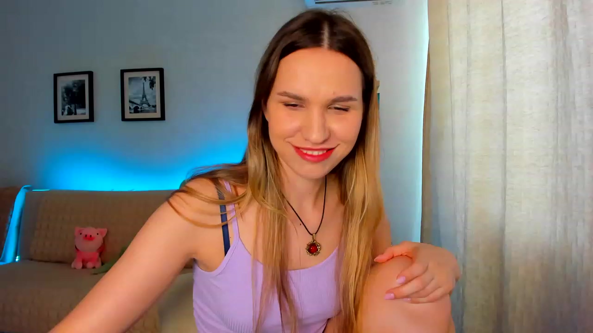 Gallery image thumbnail from WaveOfLove's myfreecams stream on, 06/16/2023, 08:53 image 11 of 20