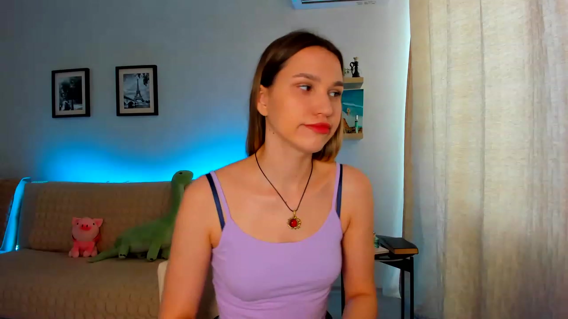 Gallery image thumbnail from WaveOfLove's myfreecams stream on, 06/16/2023, 08:53 image 4 of 20