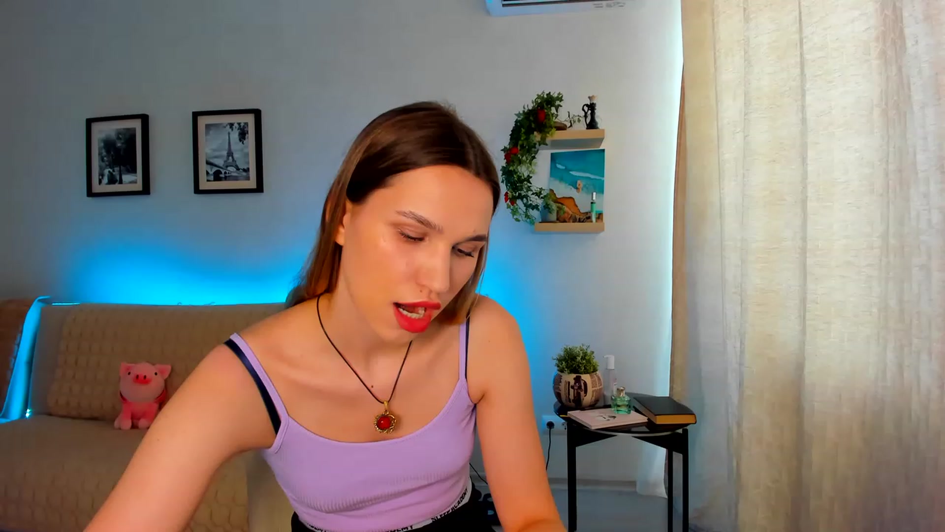Gallery image thumbnail from WaveOfLove's myfreecams stream on, 06/16/2023, 08:53 image 1 of 20