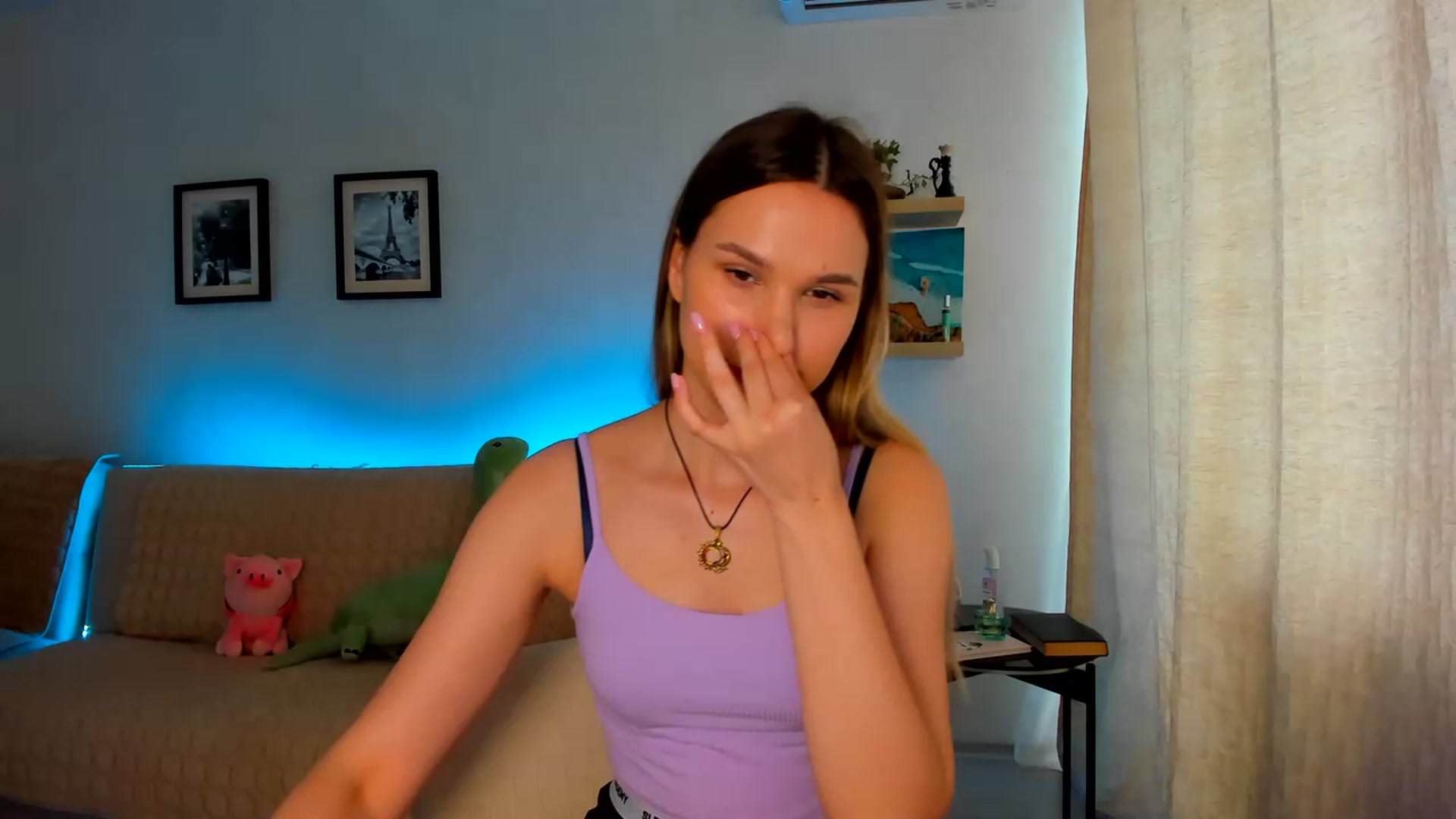 Gallery image thumbnail from WaveOfLove's myfreecams stream on, 06/16/2023, 10:18 image 12 of 20