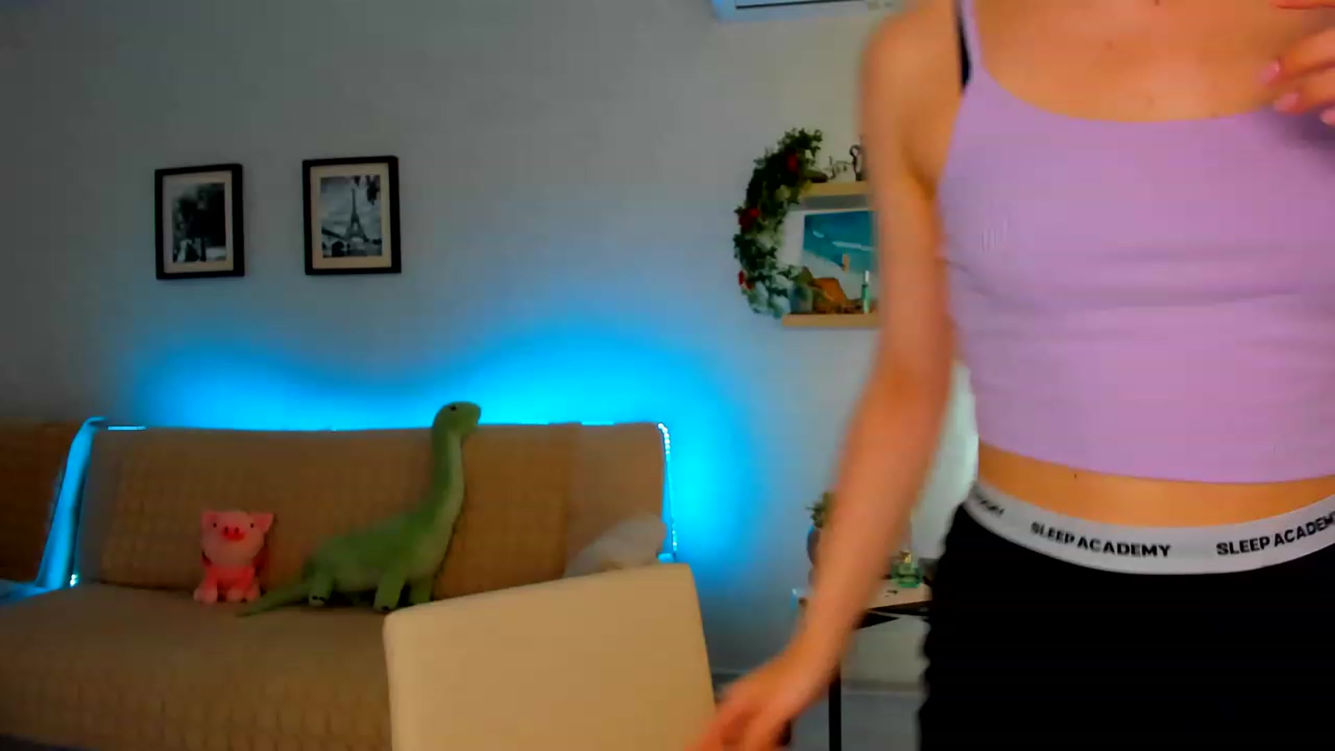 Gallery image thumbnail from WaveOfLove's myfreecams stream on, 06/16/2023, 11:48 image 1 of 20