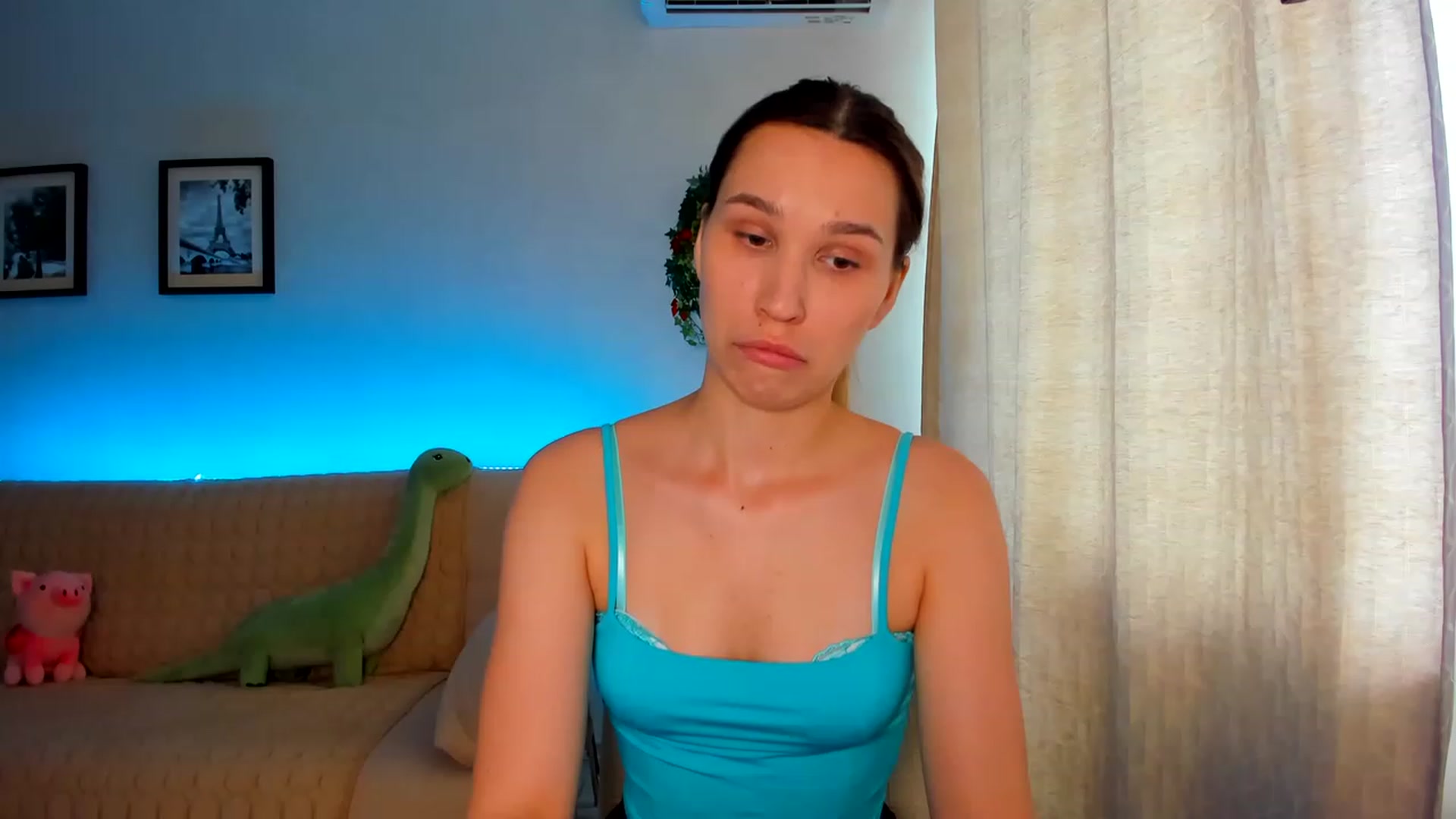 Gallery image thumbnail from WaveOfLove's myfreecams stream on, 06/17/2023, 10:34 image 18 of 20