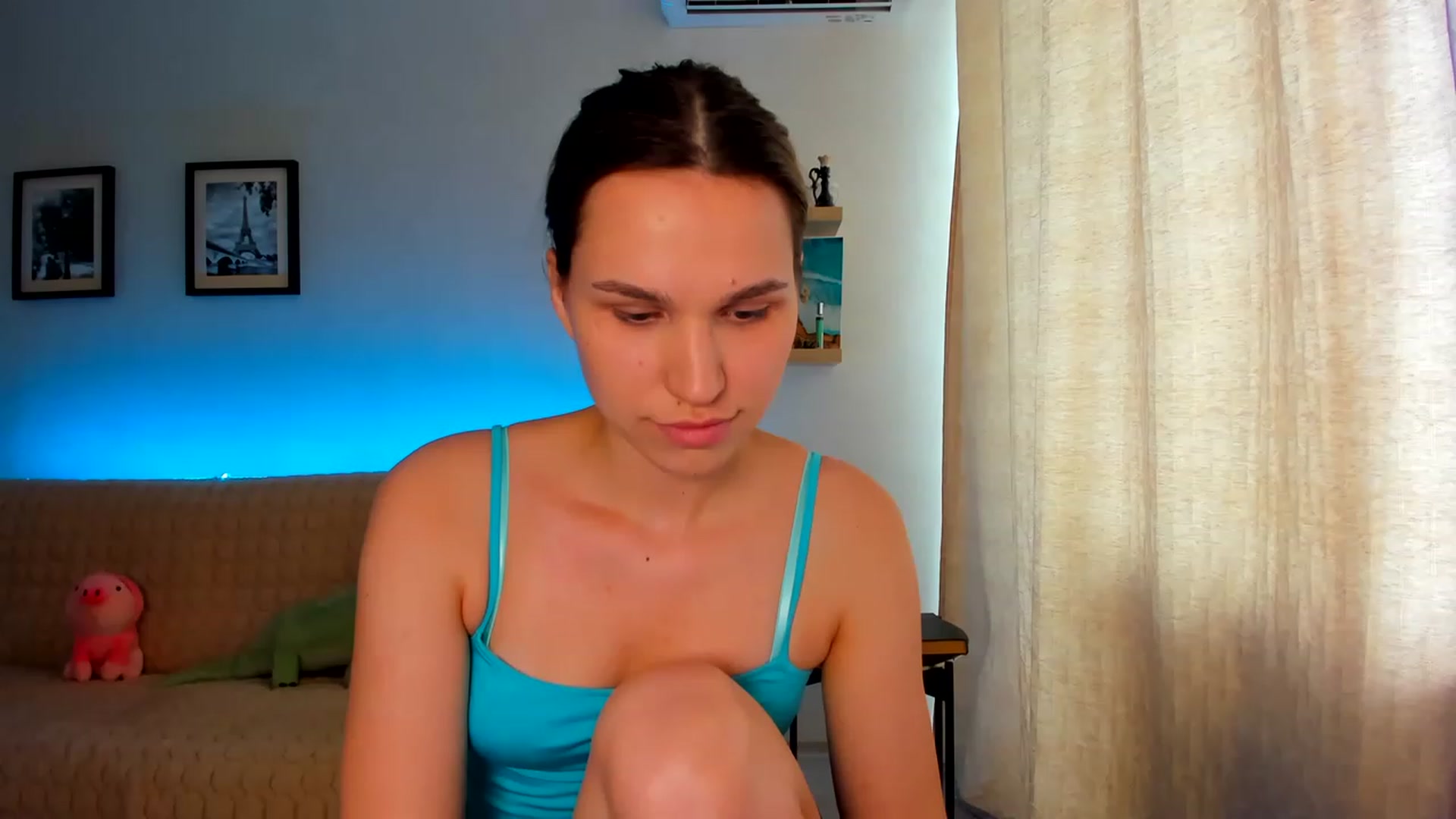 Gallery image thumbnail from WaveOfLove's myfreecams stream on, 06/17/2023, 12:20 image 8 of 20