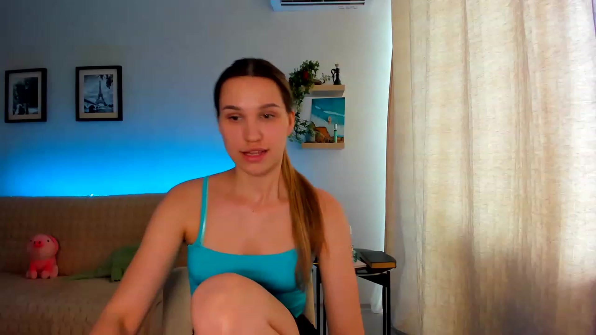 Gallery image thumbnail from WaveOfLove's myfreecams stream on, 06/17/2023, 12:20 image 11 of 20
