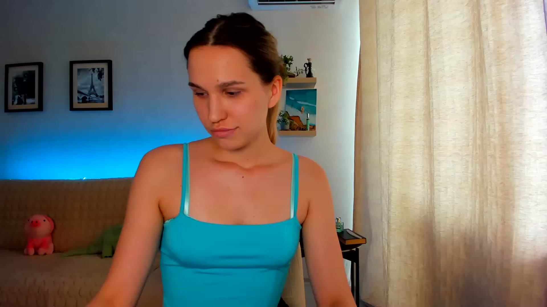 Gallery image thumbnail from WaveOfLove's myfreecams stream on, 06/17/2023, 12:20 image 14 of 20