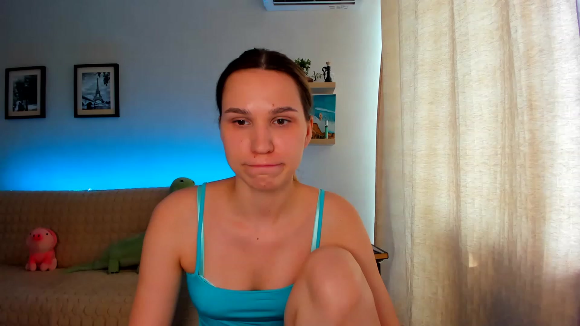 Gallery image thumbnail from WaveOfLove's myfreecams stream on, 06/17/2023, 12:20 image 18 of 20