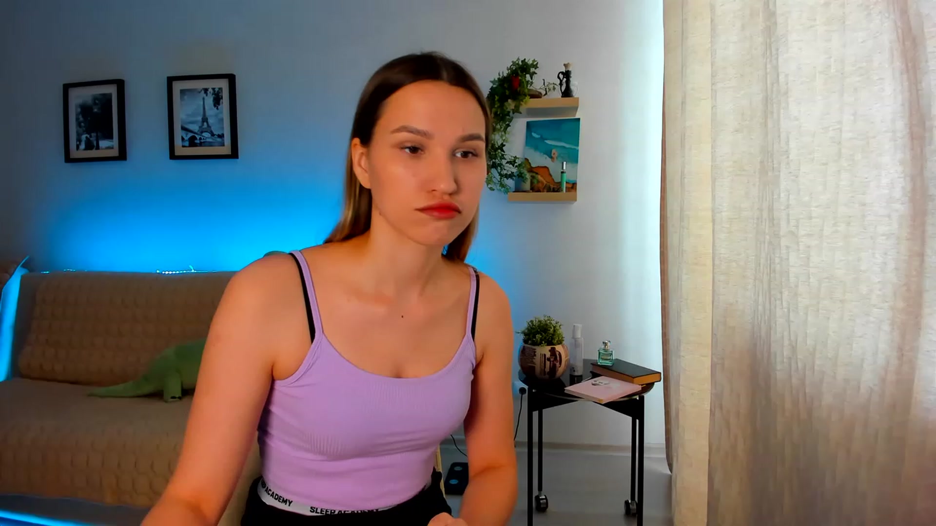 Gallery image thumbnail from WaveOfLove's myfreecams stream on, 06/19/2023, 11:48 image 11 of 20