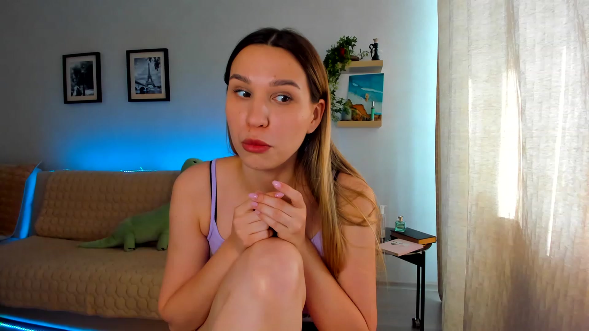 Gallery image thumbnail from WaveOfLove's myfreecams stream on, 06/19/2023, 13:50 image 4 of 20