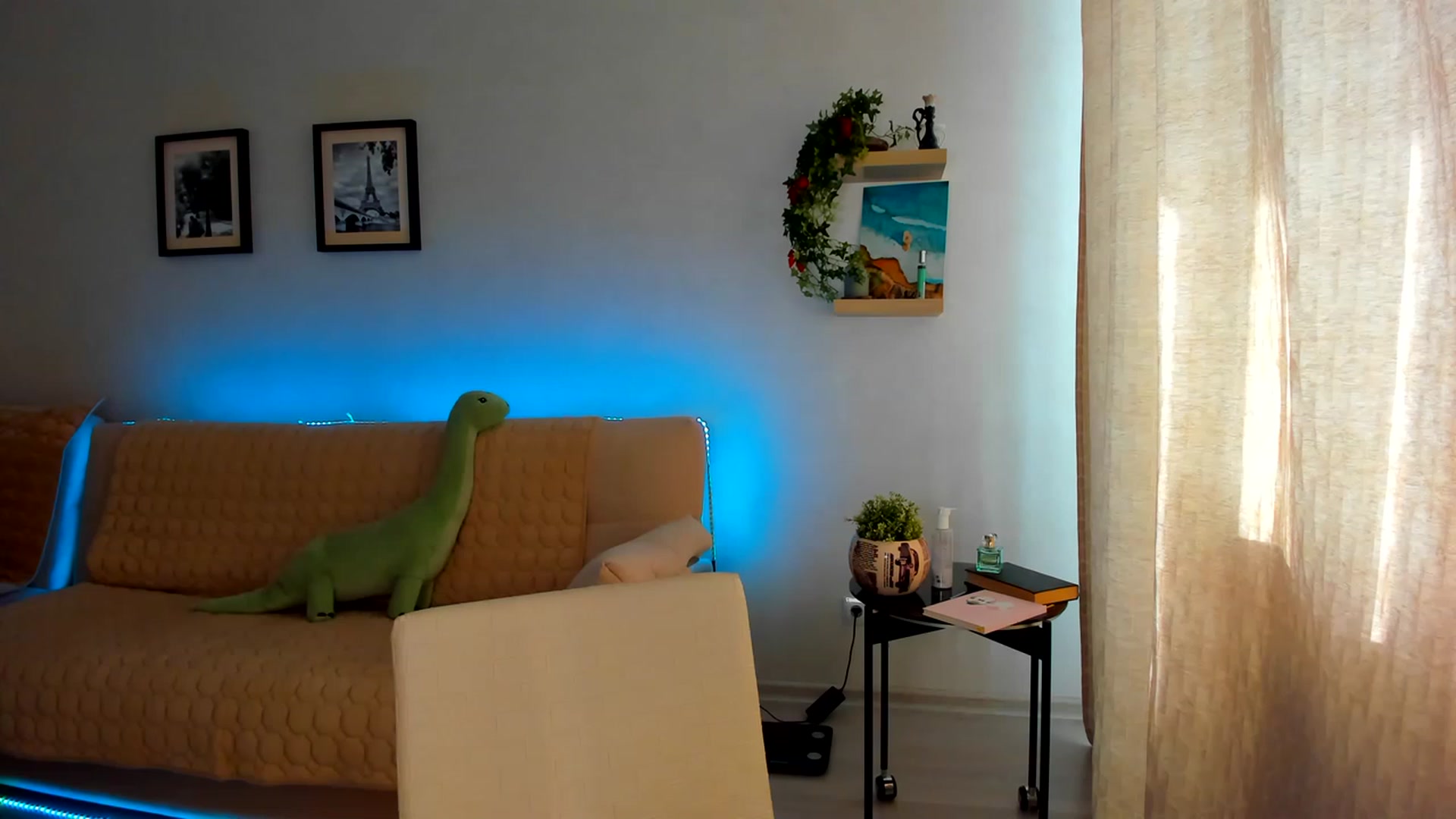 Gallery image thumbnail from WaveOfLove's myfreecams stream on, 06/19/2023, 13:50 image 1 of 20