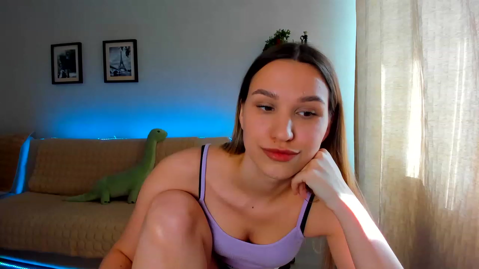 Gallery image thumbnail from WaveOfLove's myfreecams stream on, 06/19/2023, 13:50 image 3 of 20