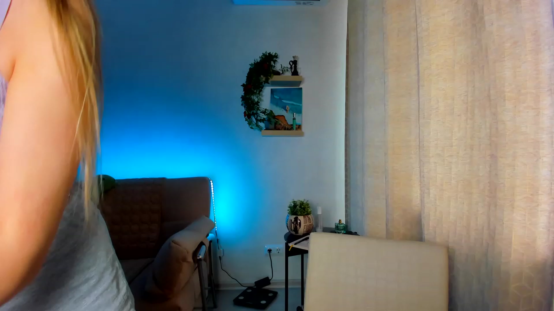 Gallery image thumbnail from WaveOfLove's myfreecams stream on, 06/24/2023, 15:06 image 20 of 20