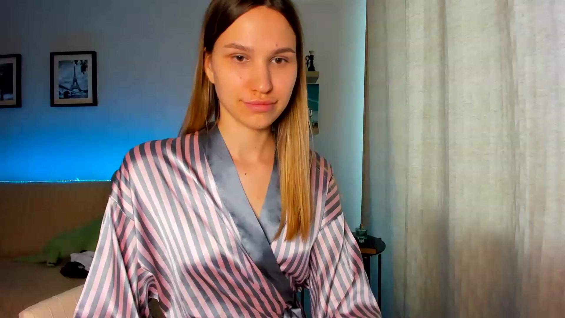 Gallery image thumbnail from WaveOfLove's myfreecams stream on, 06/28/2023, 15:07 image 5 of 20