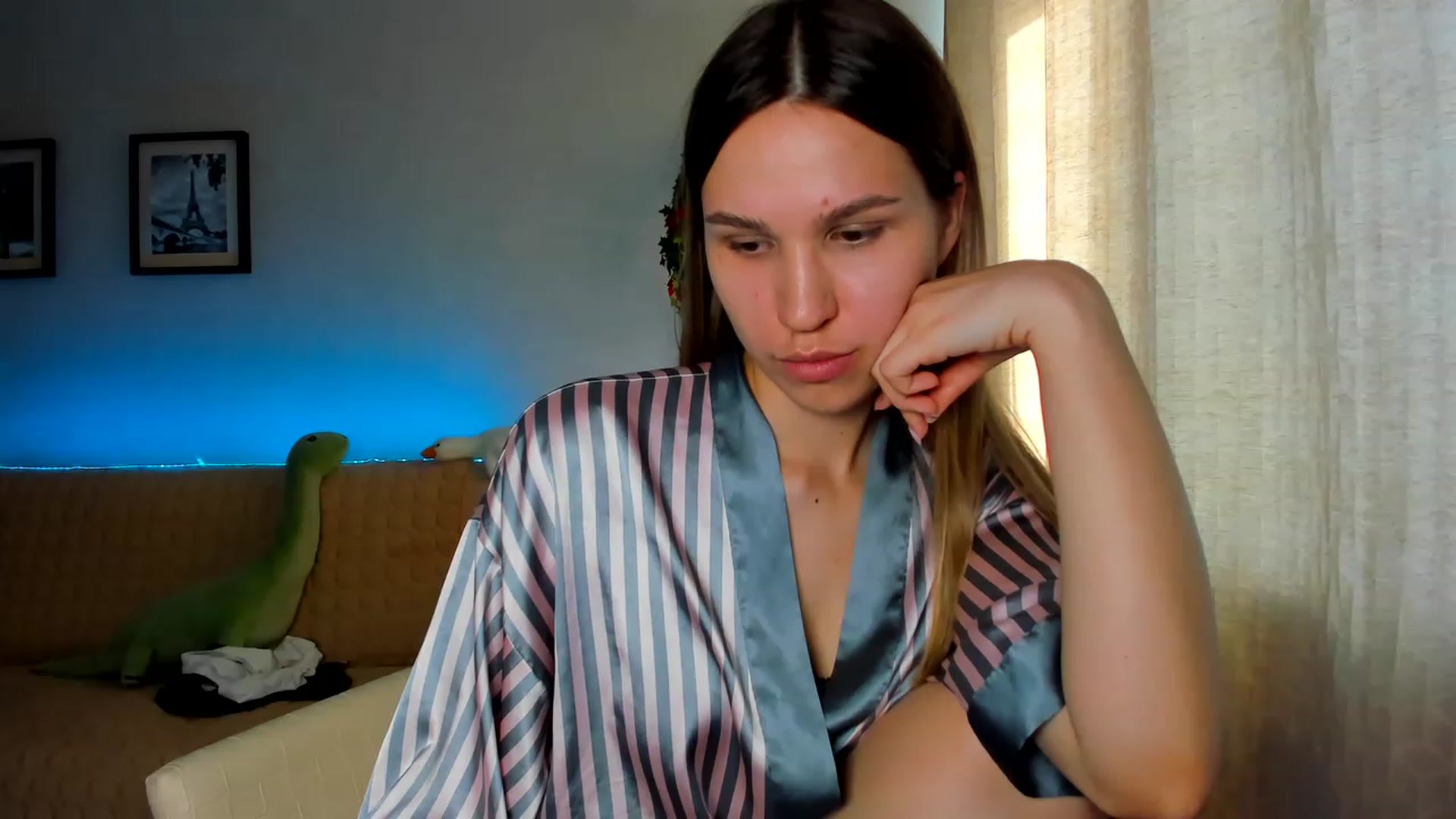 Gallery image thumbnail from WaveOfLove's myfreecams stream on, 06/28/2023, 15:07 image 2 of 20