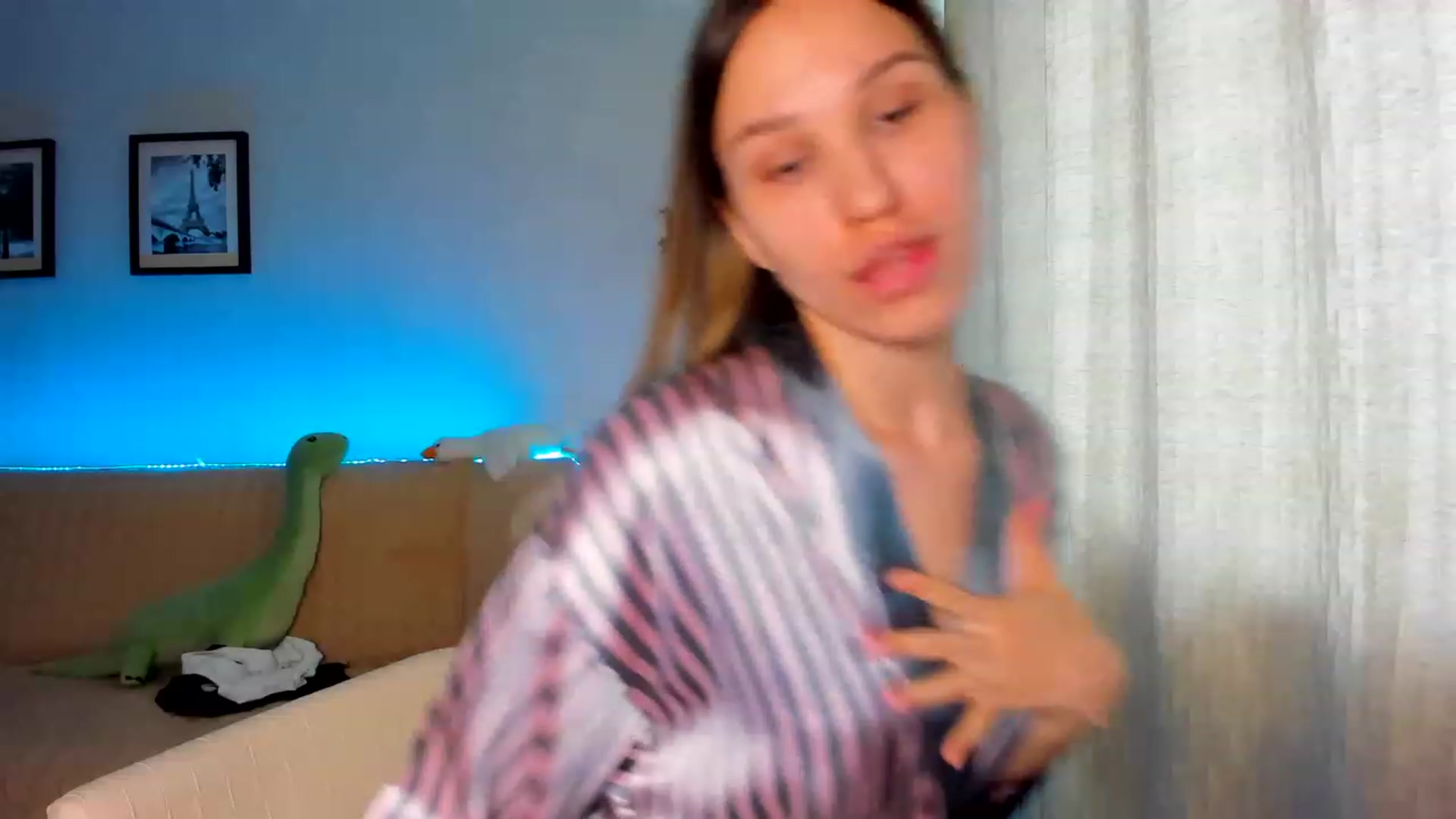 Gallery image thumbnail from WaveOfLove's myfreecams stream on, 06/28/2023, 15:07 image 6 of 20