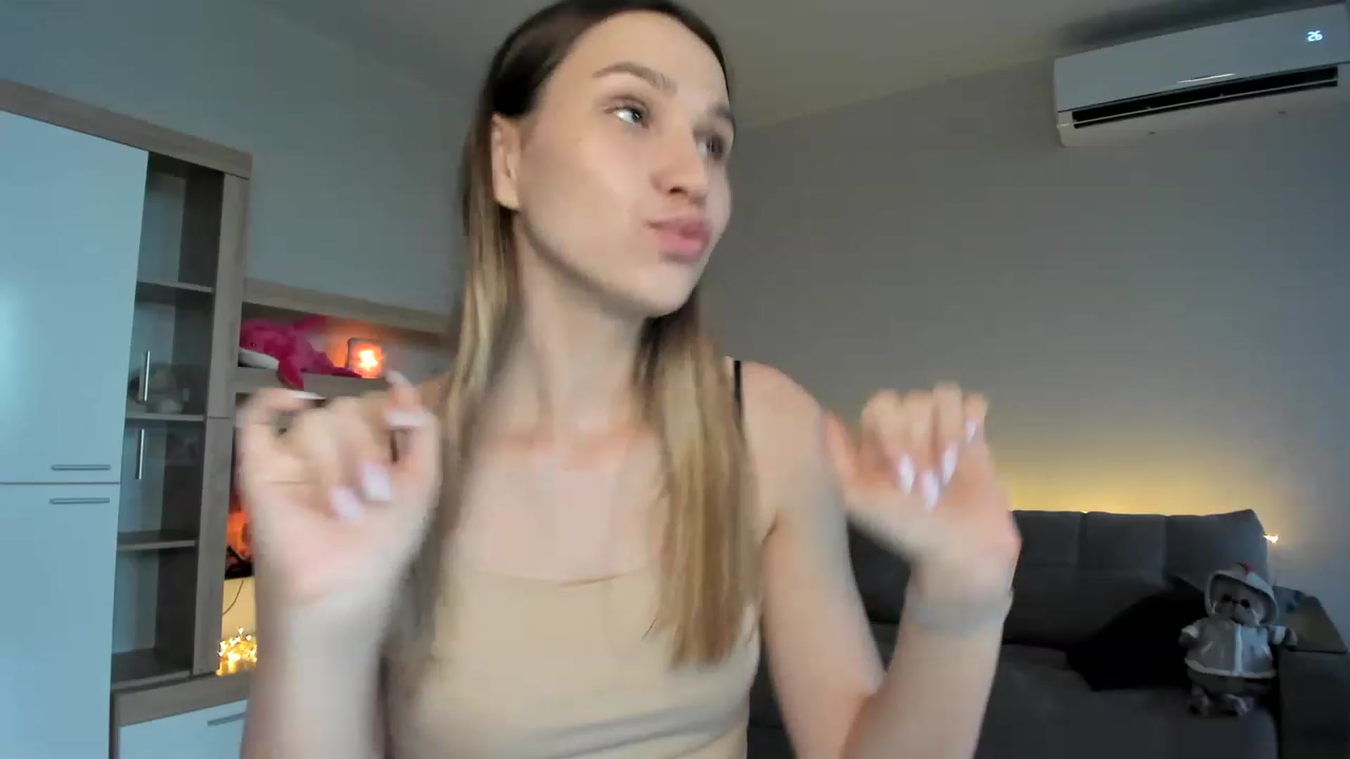 Gallery image thumbnail from WaveOfLove's myfreecams stream on, 07/01/2023, 16:43 image 18 of 20