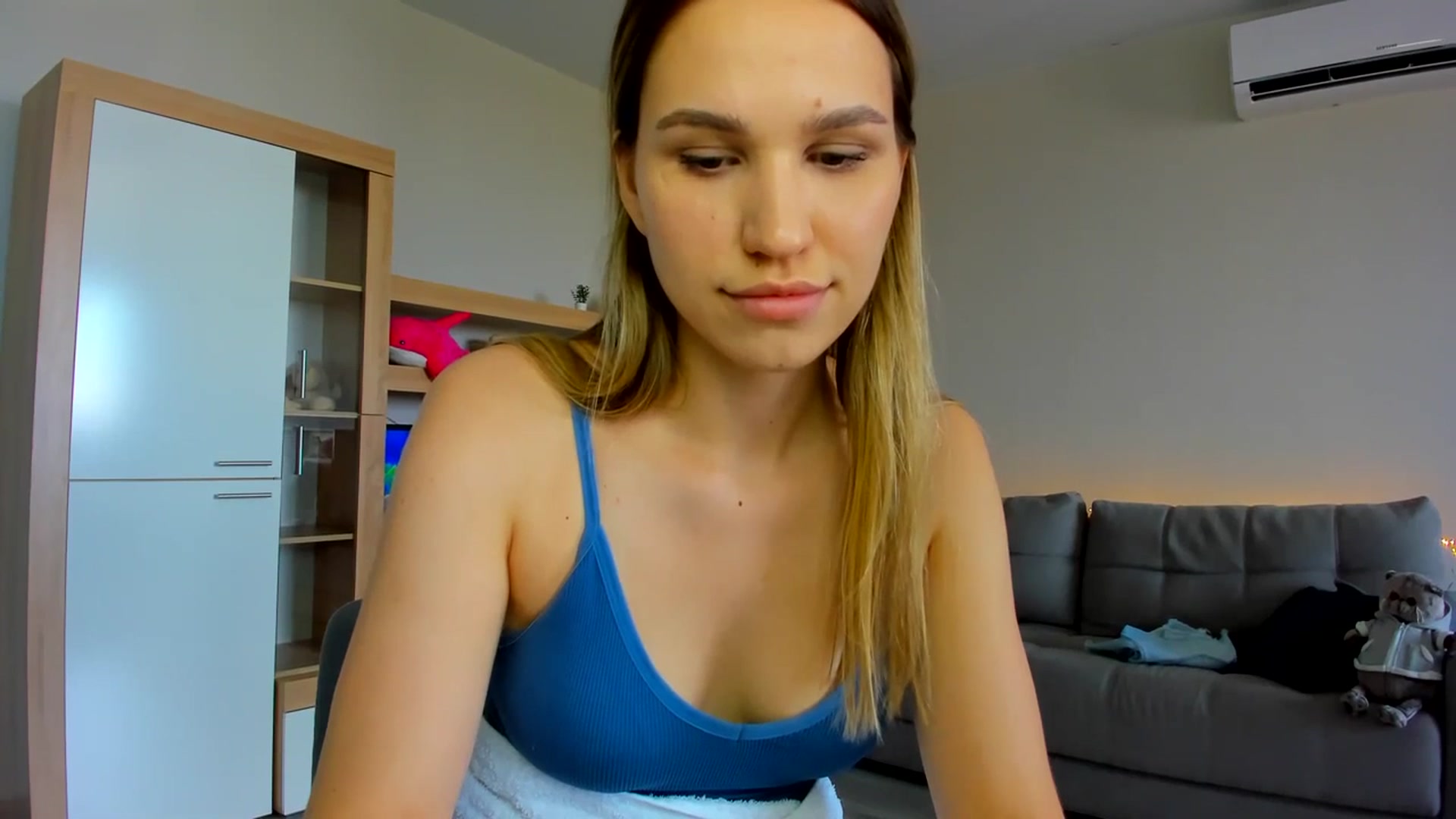 Gallery image thumbnail from WaveOfLove's myfreecams stream on, 07/06/2023, 12:01 image 19 of 20