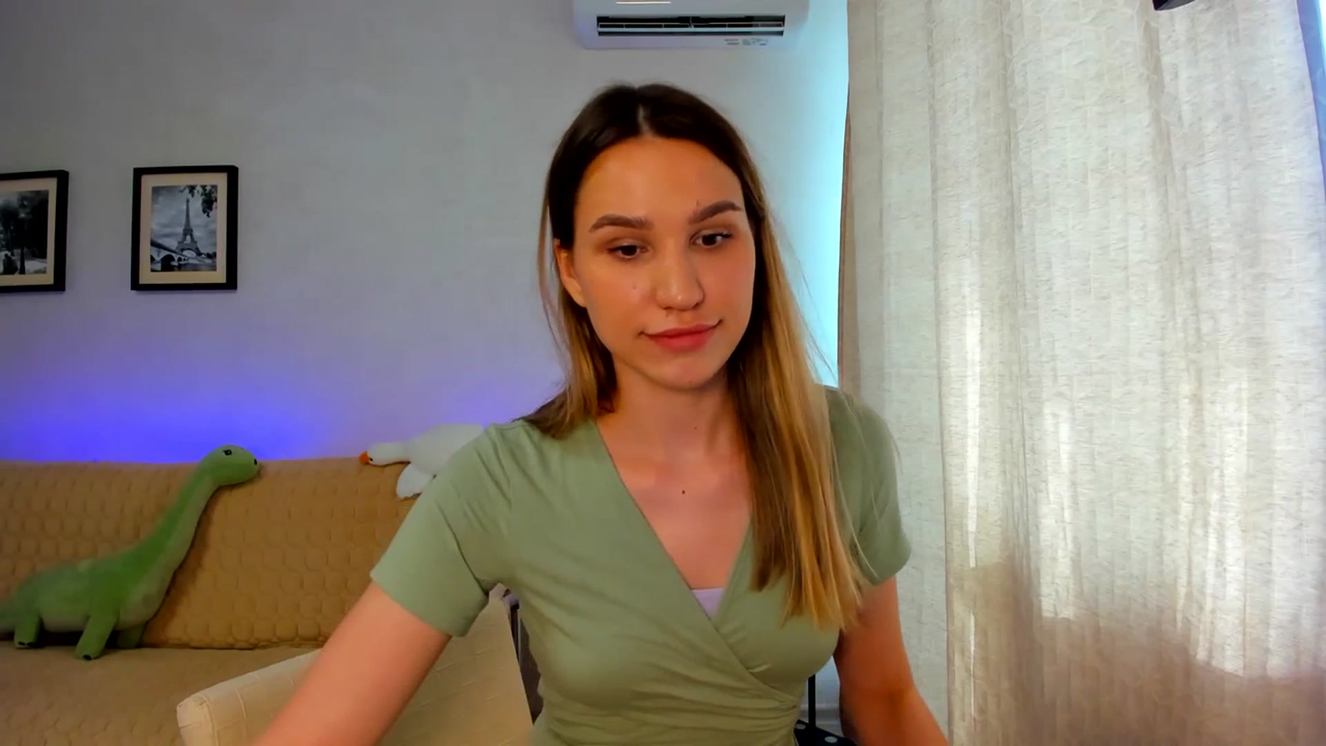 Gallery image thumbnail from WaveOfLove's myfreecams stream on, 07/08/2023, 13:43 image 4 of 20