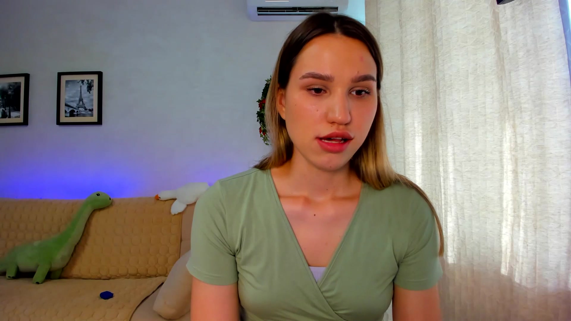 Gallery image thumbnail from WaveOfLove's myfreecams stream on, 07/08/2023, 13:43 image 8 of 20