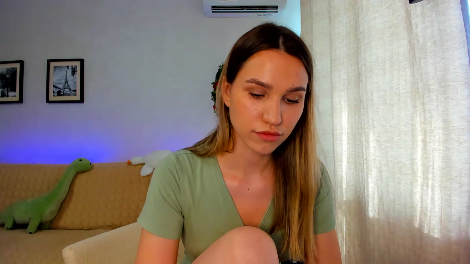 Gallery image thumbnail from WaveOfLove's myfreecams stream on, 07/08/2023, 13:43 image 6 of 20