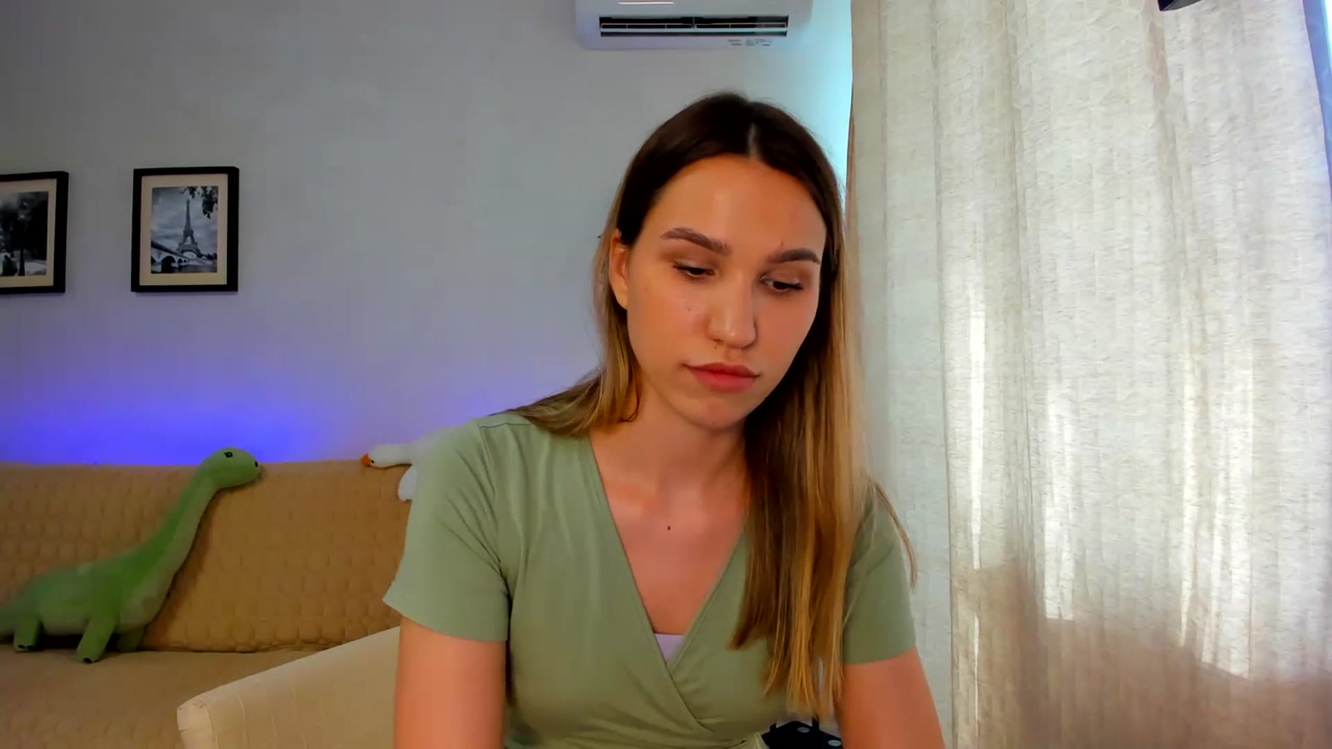Gallery image thumbnail from WaveOfLove's myfreecams stream on, 07/08/2023, 13:43 image 5 of 20