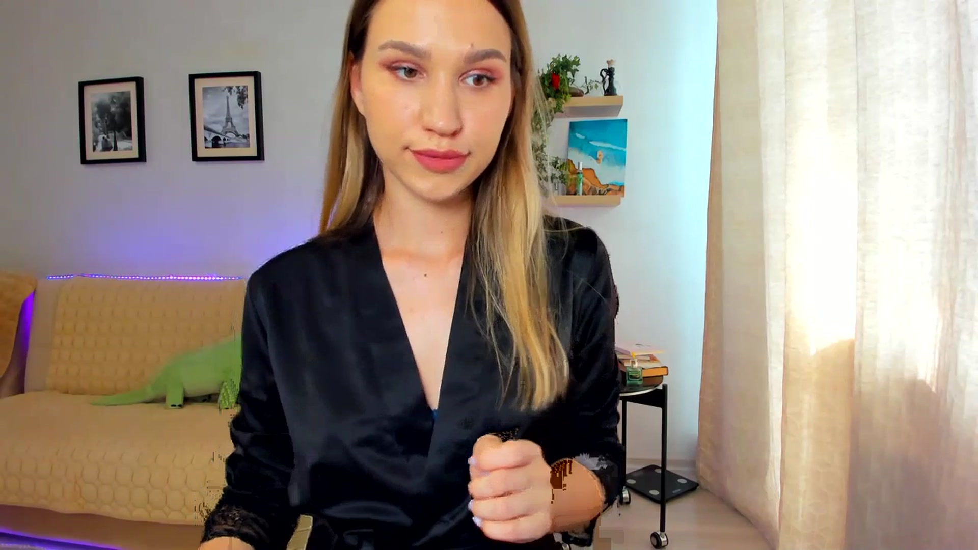 Gallery image thumbnail from WaveOfLove's myfreecams stream on, 07/13/2023, 13:06 image 18 of 20