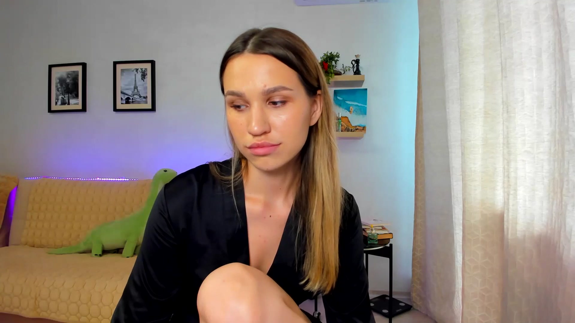 Gallery image thumbnail from WaveOfLove's myfreecams stream on, 07/13/2023, 13:41 image 5 of 20