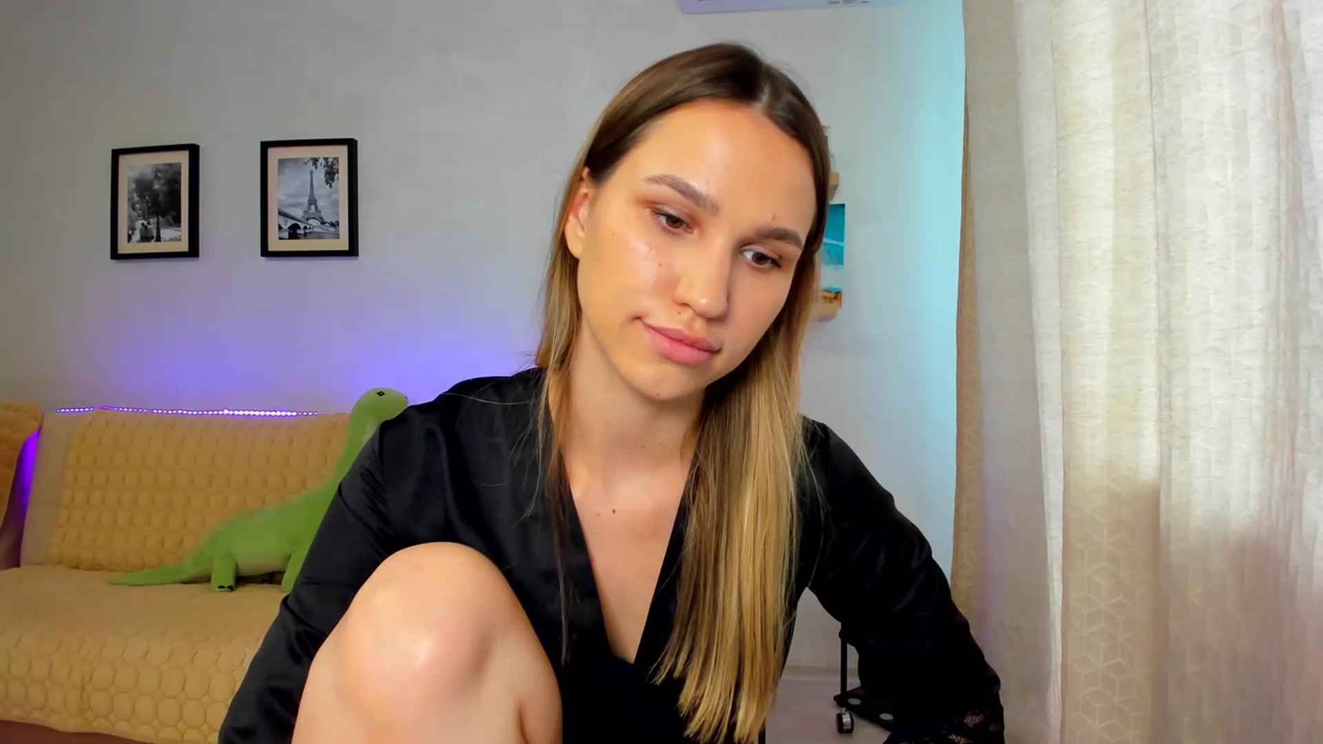 Gallery image thumbnail from WaveOfLove's myfreecams stream on, 07/13/2023, 13:41 image 15 of 20