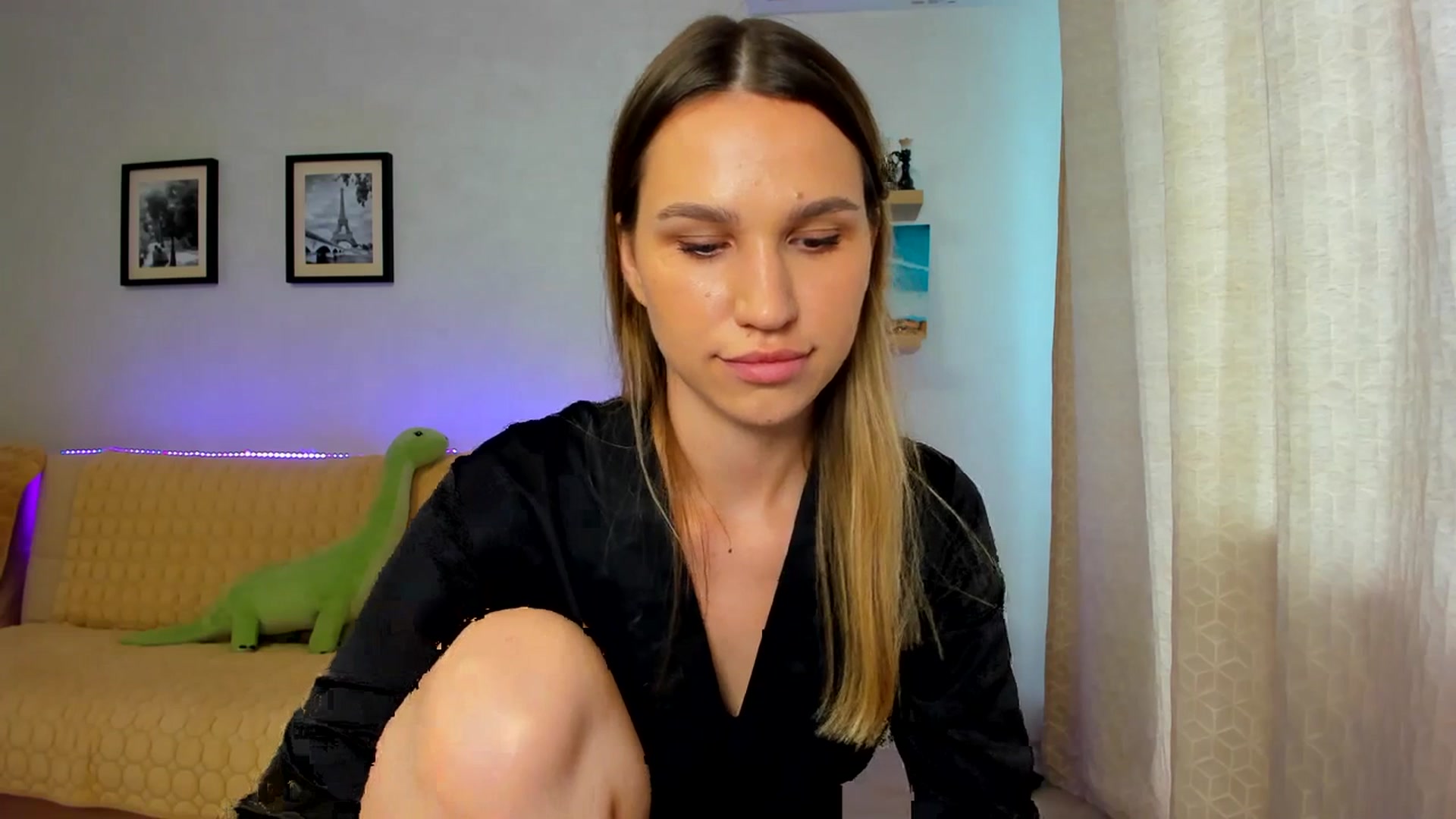 Gallery image thumbnail from WaveOfLove's myfreecams stream on, 07/13/2023, 13:41 image 12 of 20